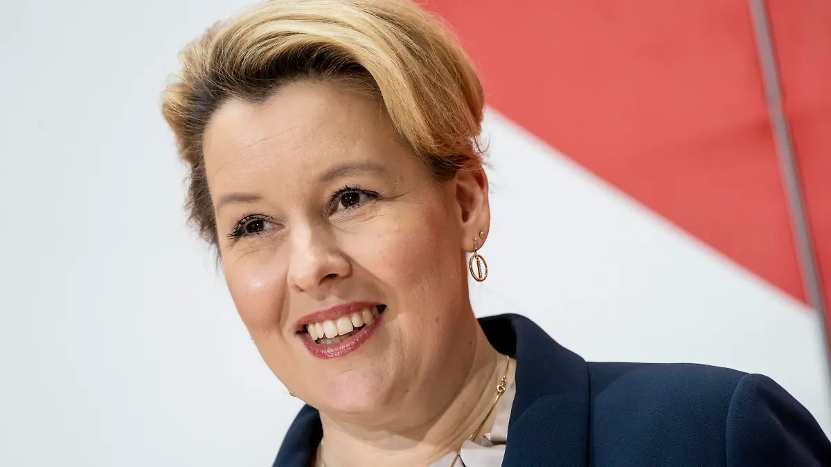 Klausur der SPD-Parteispritze zum Jahresauftakt 2023 in Berlin - Franziska Giffey, Regierende Bürgermeisterin und Spitzenkandidatin Landtagswahl Berlin 2023, während der AbschlusspressekonferenzKlausur der SPD-Parteispritze zum Jahresauftakt 2023 in Berlin - Franziska Giffey, Regierende Bürgermeisterin und Spitzenkandidatin Landtagswahl Berlin 2023, während der Abschlusspressekonferenz, Berlin Berlin Deutschland Willy-Brandt-Haus *** Klausur der SPD Parteispritze zum Jahresauftakt 2023 in Berlin Franziska Giffey, Governing Mayor and top candidate Landtagswahl Berlin 2023, during the final press conference Klausur der SPD Parteispritze zum Jahresauftakt 2023 in Berlin Franziska Giffey, Governing Mayor and top candidate Landtagswahl Berl