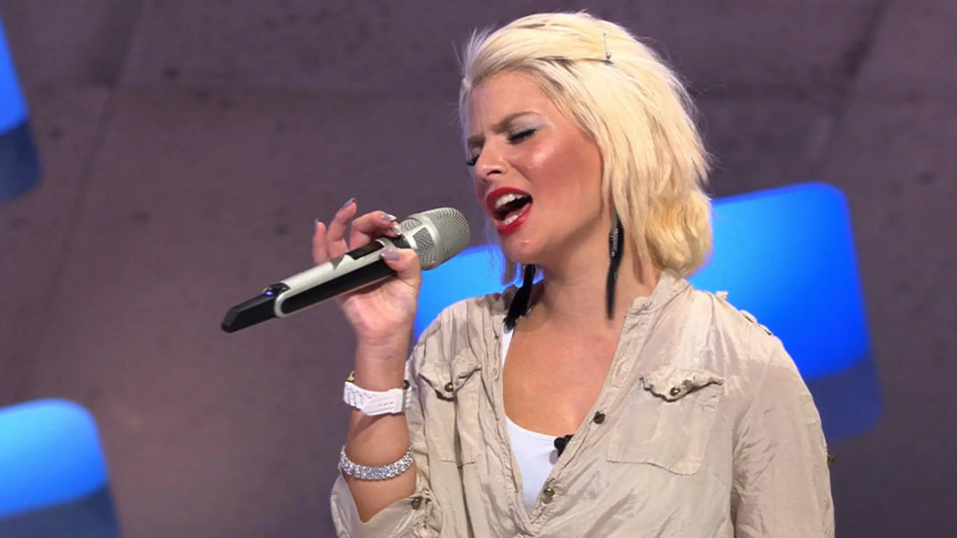 Dieter Bohlen wettert gegen Tamara Schmidleitner DSDS 2015: Siebte Castingshow