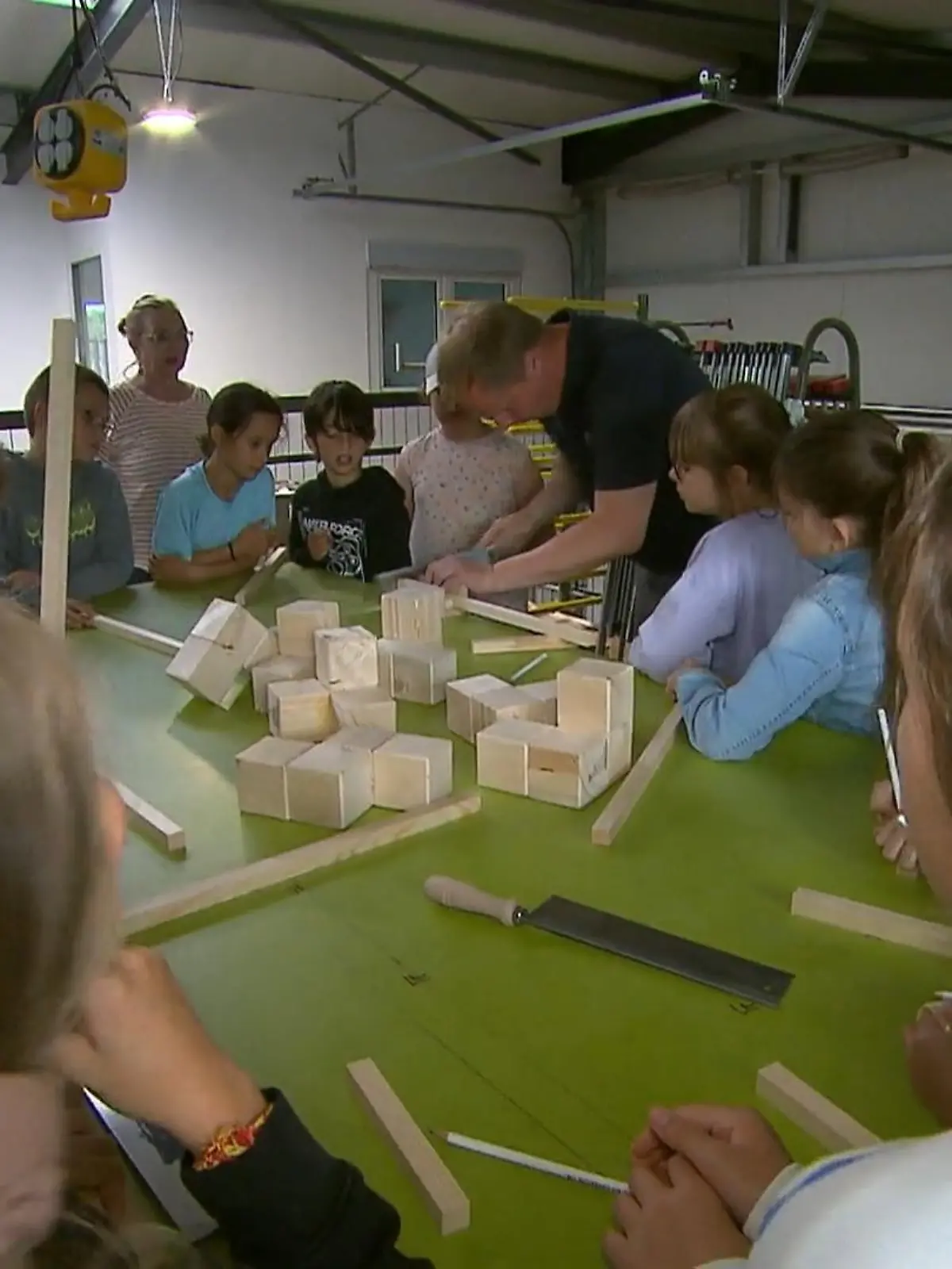 Bild zu: "Tischlerwerkstatt öffnet für Kinder"