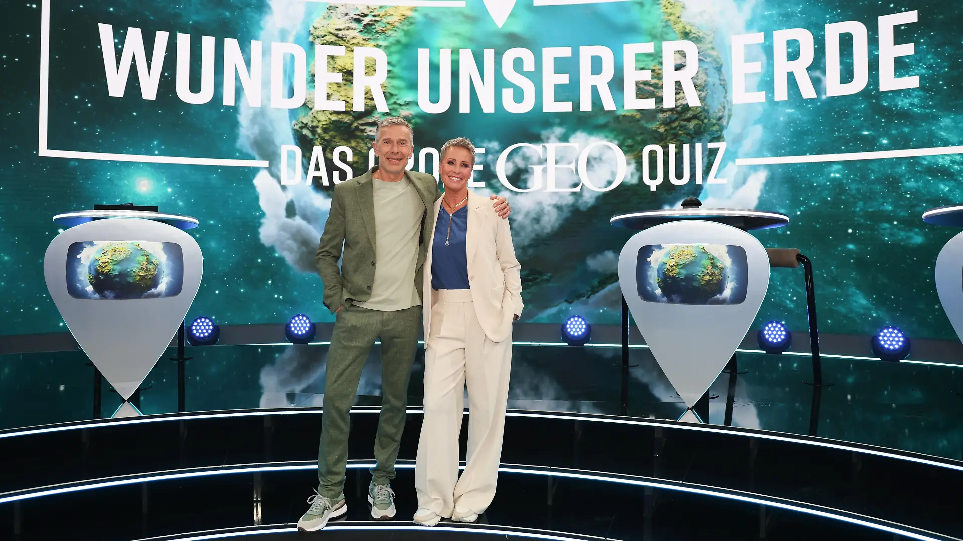 Dirk Steffen und Sonja Zietlow

+++ Die Verwendung des sendungsbezogenen Materials ist nur mit dem Hinweis und Verlinkung auf RTL+ gestattet. +++