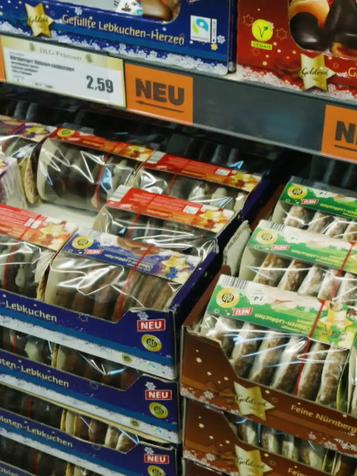Noch vier Monate bis Weihnachten und die Lebkuchen stehen längst bereit.