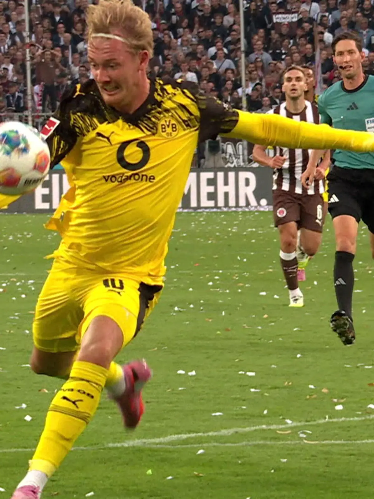 Bild zu: "Traumhafter Start in die Bundesliga! Das sind die geilsten Tore vom ersten Spieltag"