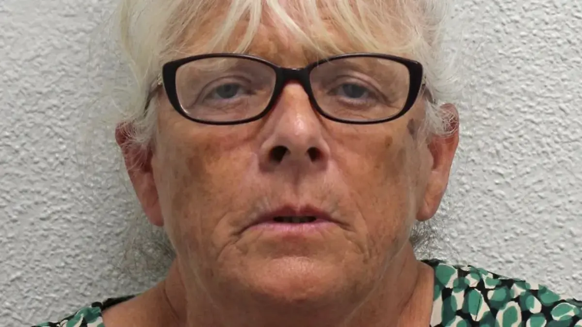 Sie hat ihre Familie zu Verbrechen angestiftet.