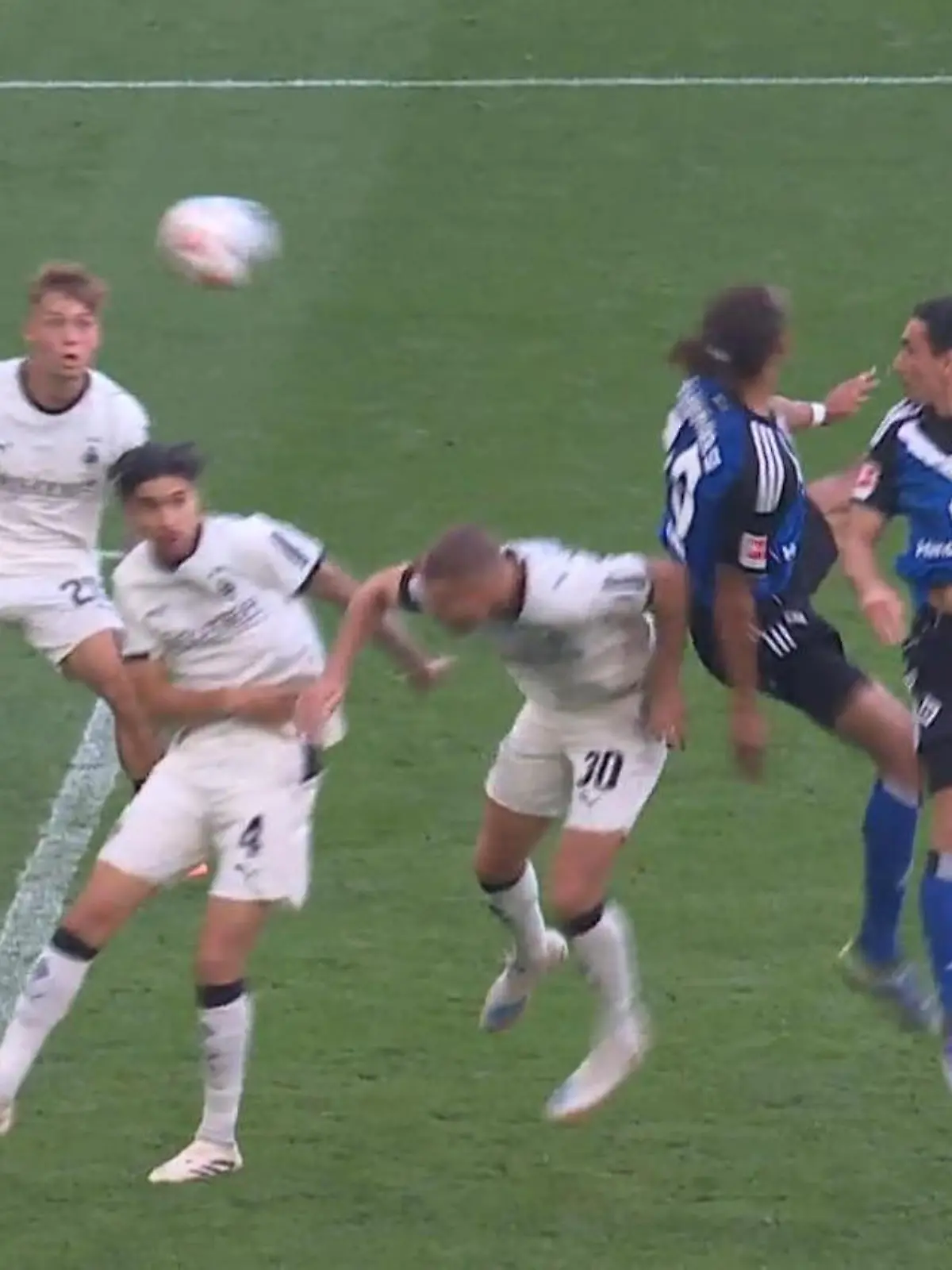 Bild zu: "Derby-Kracher am Freitagabend – wer ist die Eins in Hamburg?"