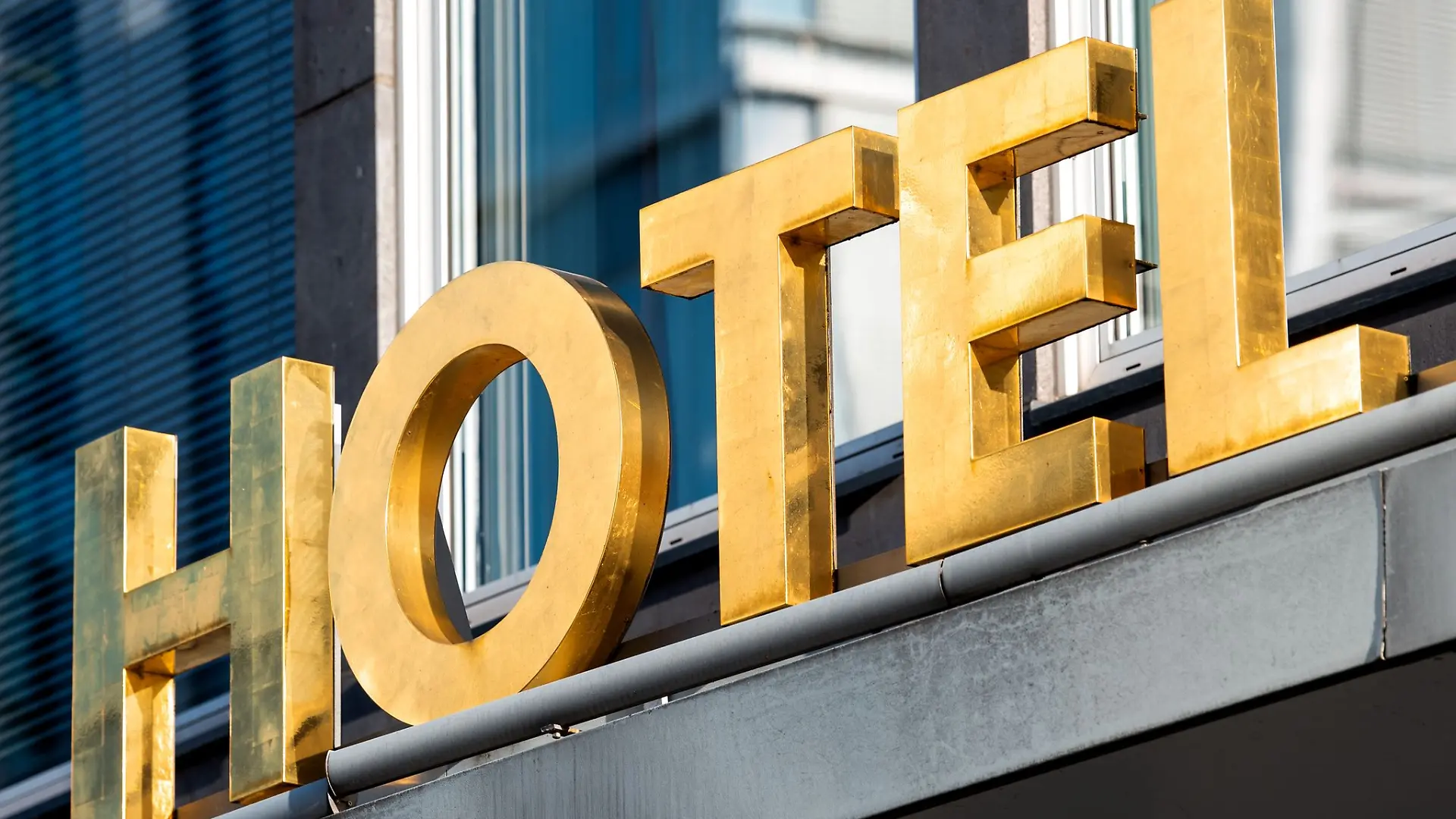 Der Hotel-Daueraufenthalt mit der erfundenen Krebserkrankung endet jetzt vor Gericht. (Symbolbild)