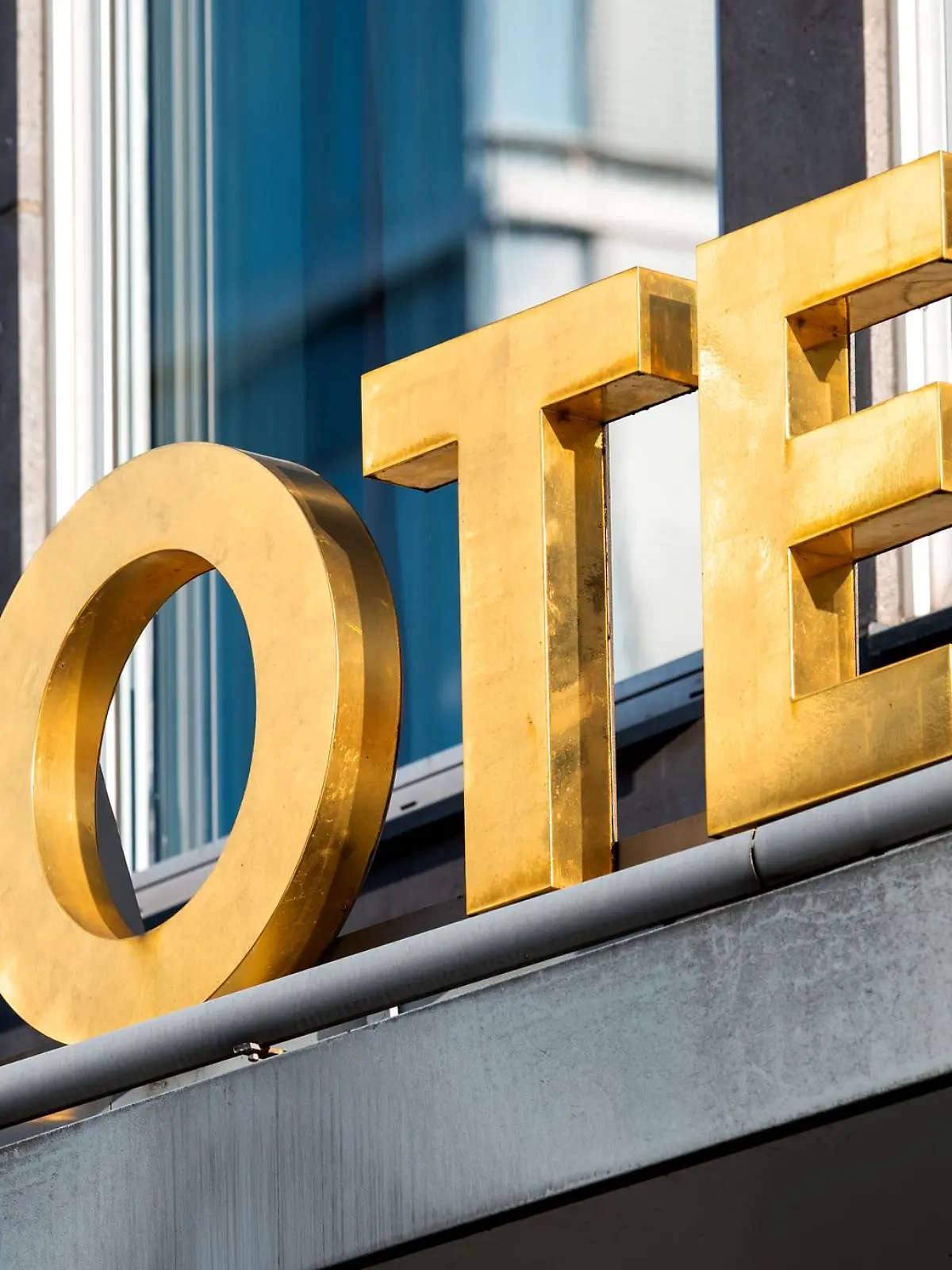 Der Hotel-Daueraufenthalt mit der erfundenen Krebserkrankung endet jetzt vor Gericht. (Symbolbild)