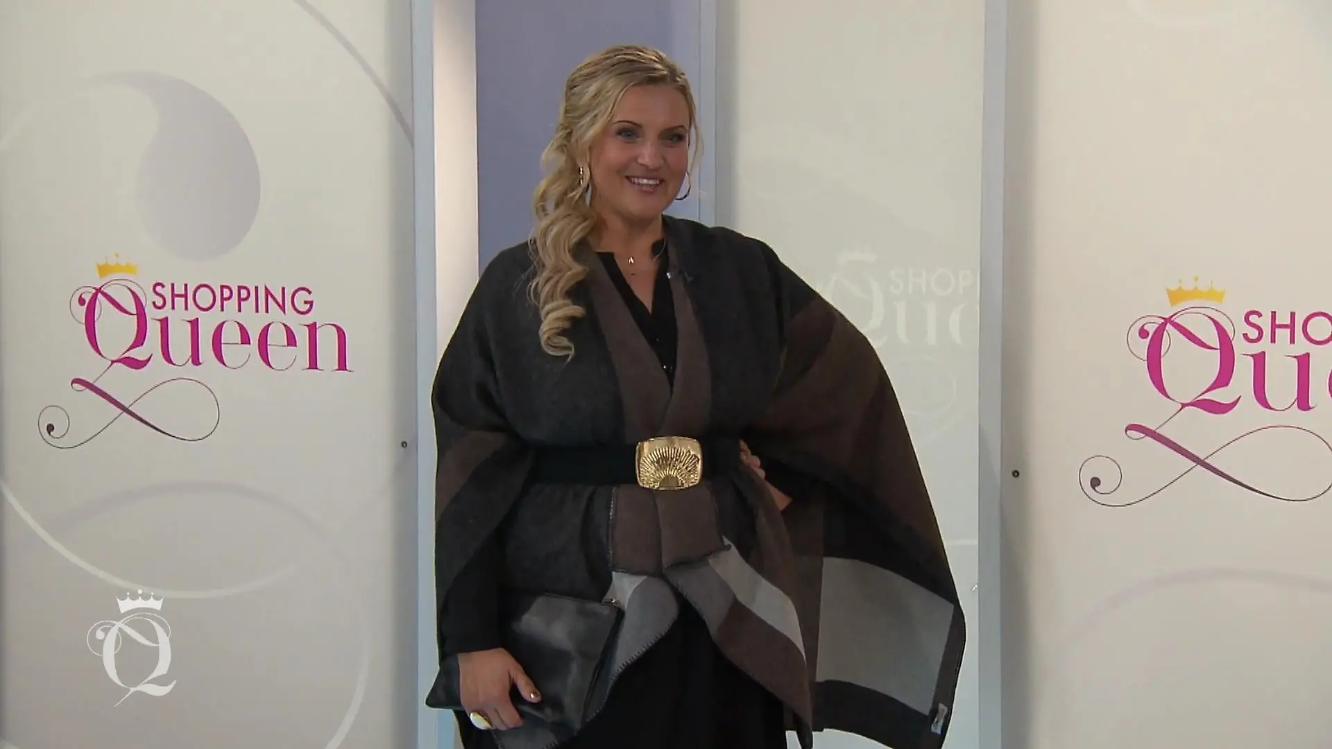 Anette überrascht mit ihrem aufregenden Gürtel-Look Mehr "goldene Mitte" geht nicht