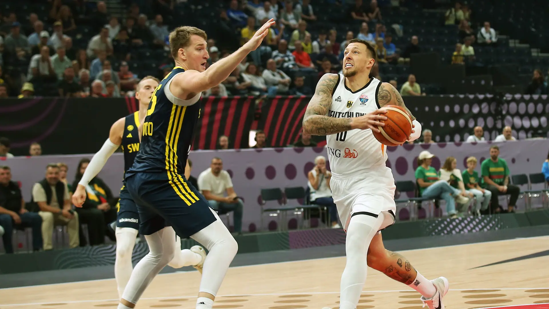 Die deutsche Nationalmannschaft gewinnt gegen Schweden.