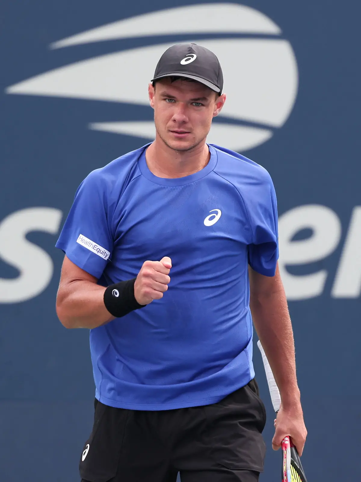 Bild zu: "Fieser Fan klaut Kind Kappe – Tennis-Star reagiert"