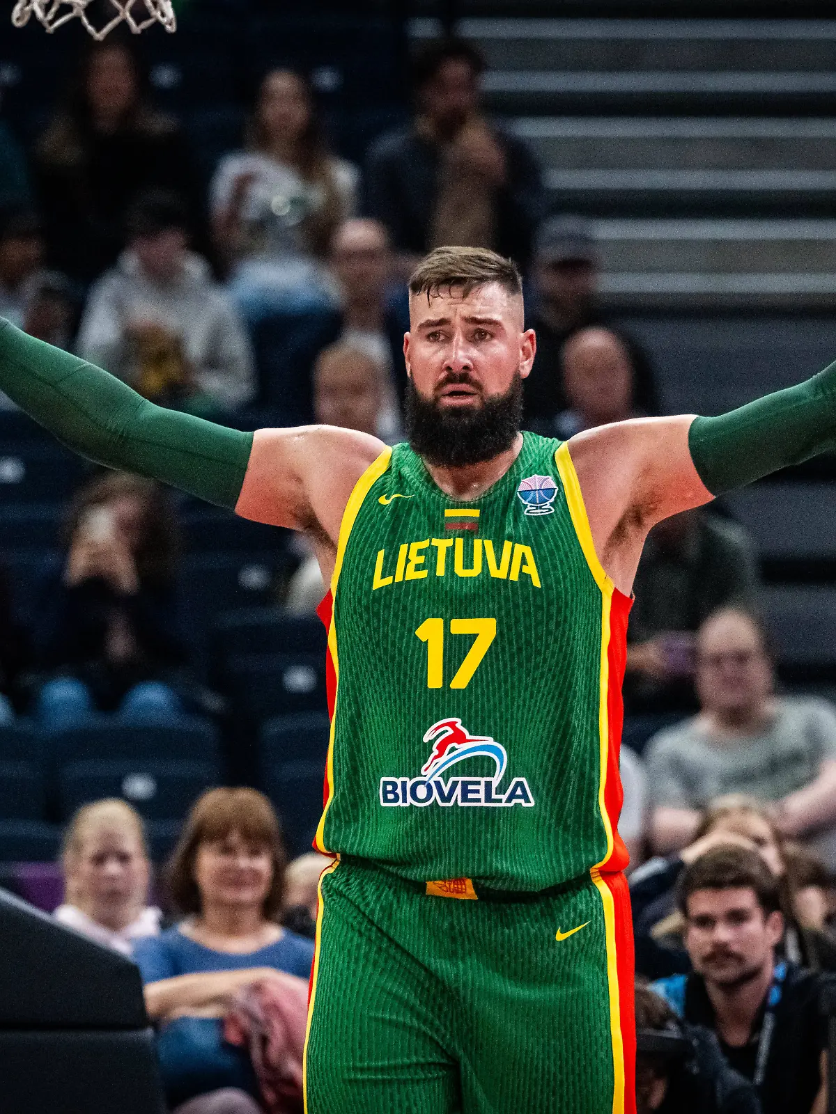 Bild zu: "Basketball-EM: Kelce-Doppelgänger spielt groß auf"