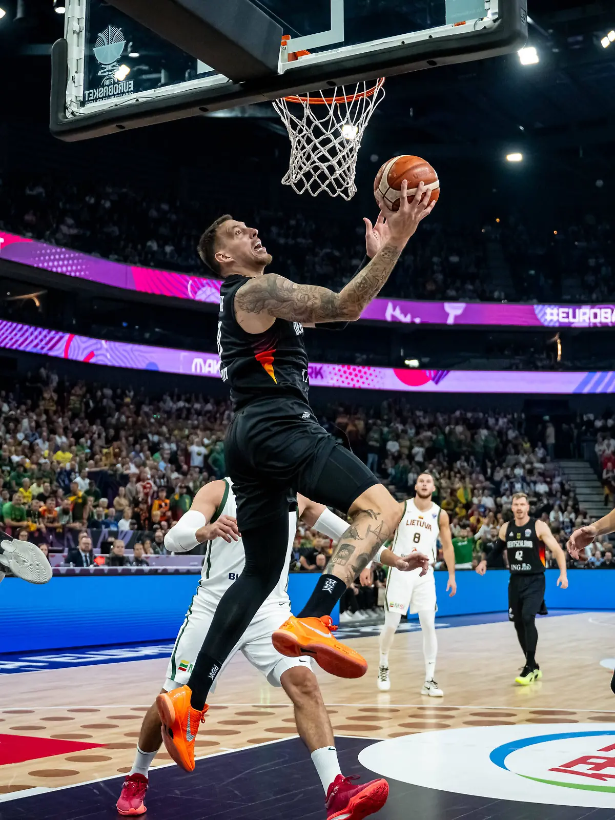 Bild zu: "Deutsche Basketballer deklassieren EM-Mitfavorit - Achtelfinale schon perfekt"