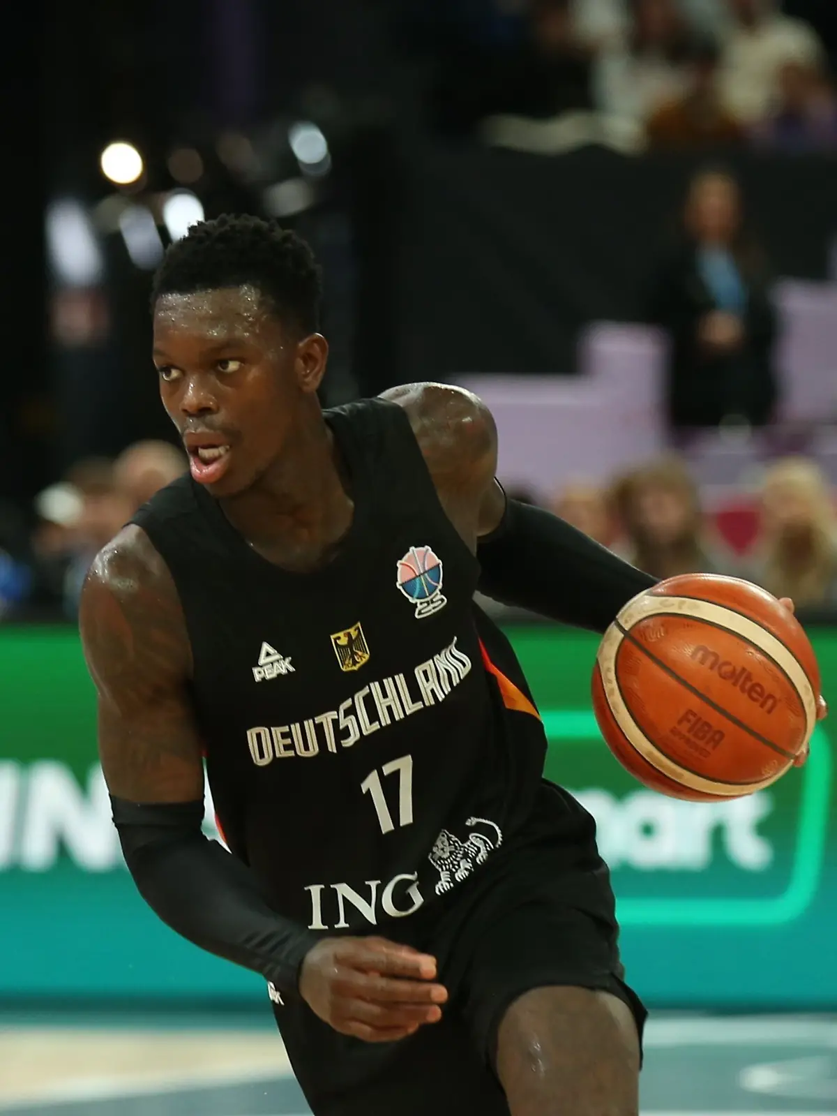 Bild zu: "Basketball-Star Schröder bei EM rassistisch beleidigt"