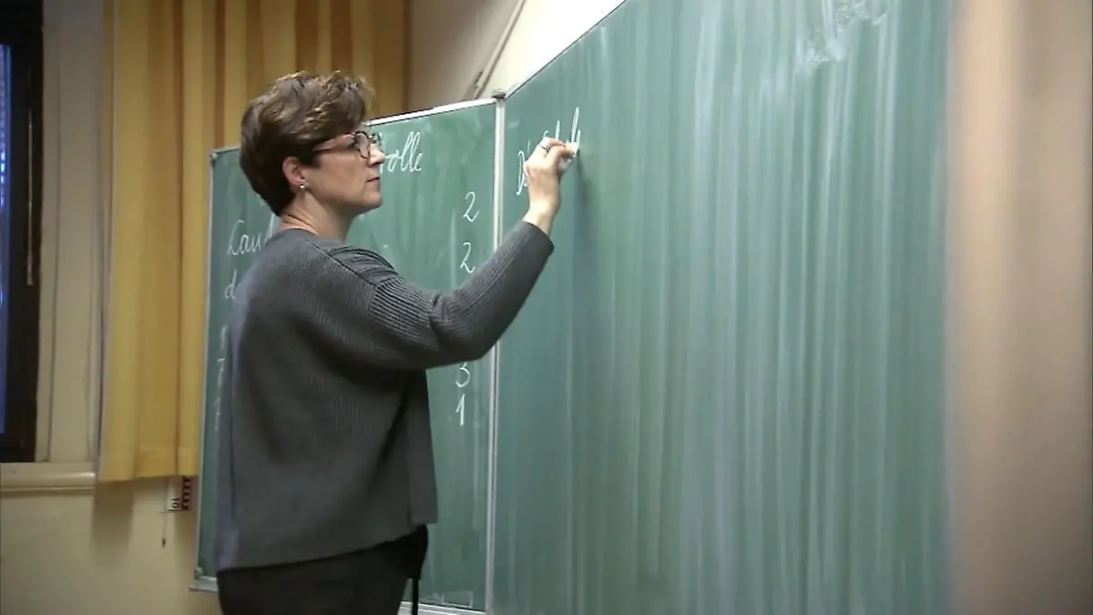Beamten-Beben in Deutschland! Lehrer sollen nicht mehr verbeamtet werden Politik fordert „besonderes Treueverhältnis"