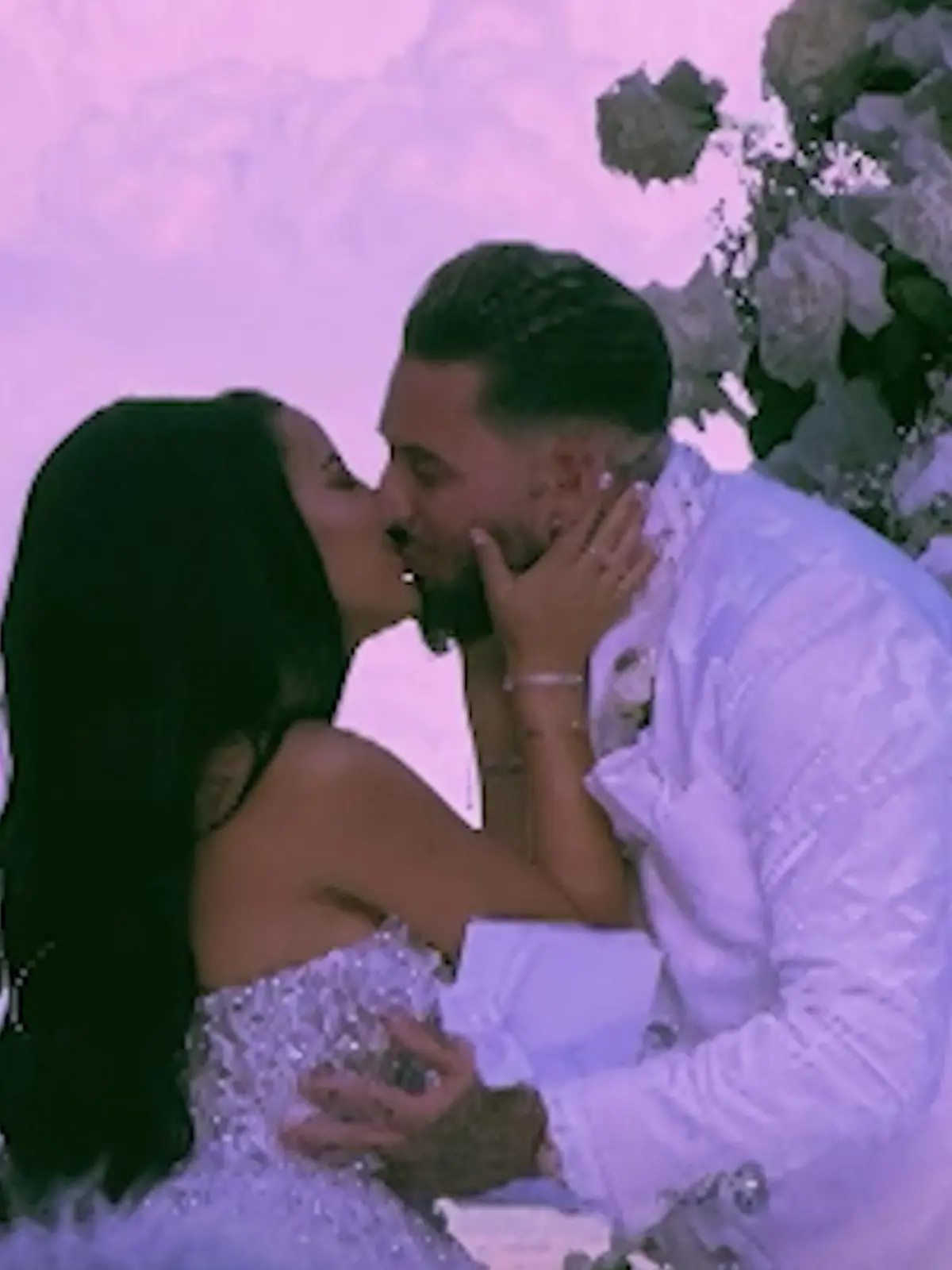 Bild zu: "Dunkle Wolken bei pompöser Traumhochzeit! Leyla Lahouar und Mike Heiter haben nochmal „Ja” gesagt "