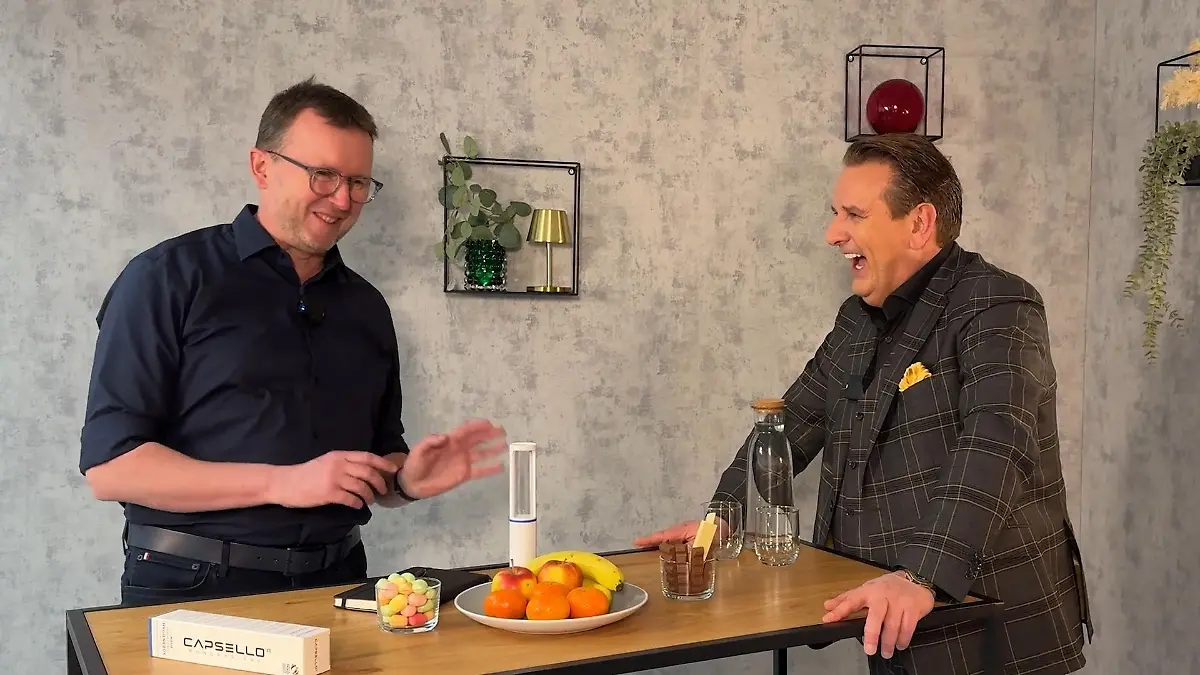 Ralf Dümmel freut sich über den Deal mit Capsello Dealvideo Capselle