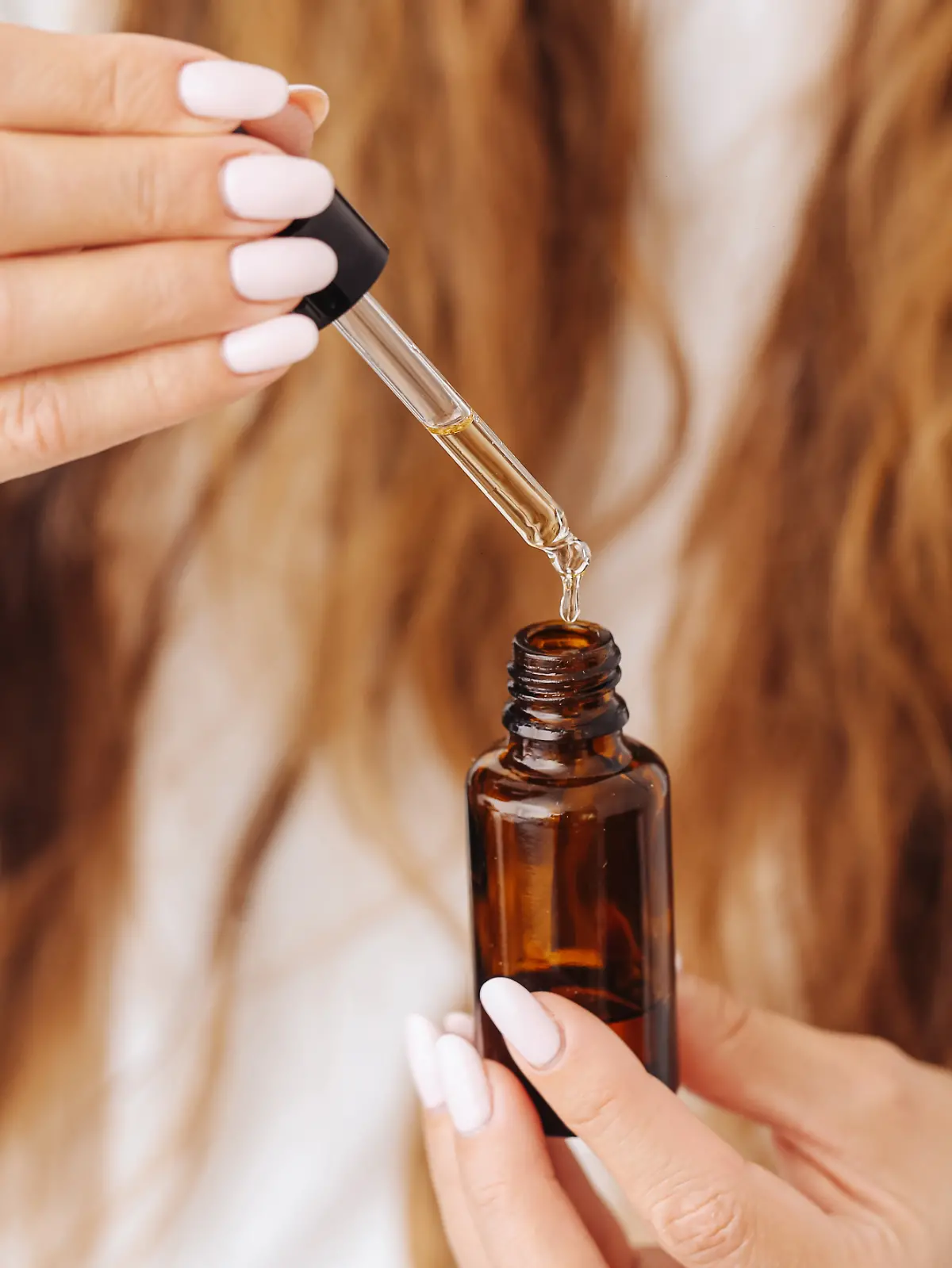 Bräunungstropfen sind ein beliebtes Beautyprodukt - sie bergen aber Gefahren.