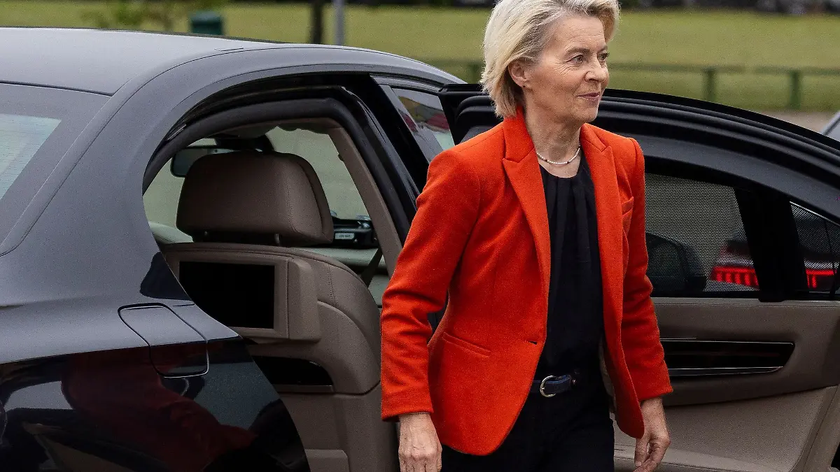 Das Flugzeug mit Ursula von der Leyen konnte am Ende sicher landen. (Archivbild)