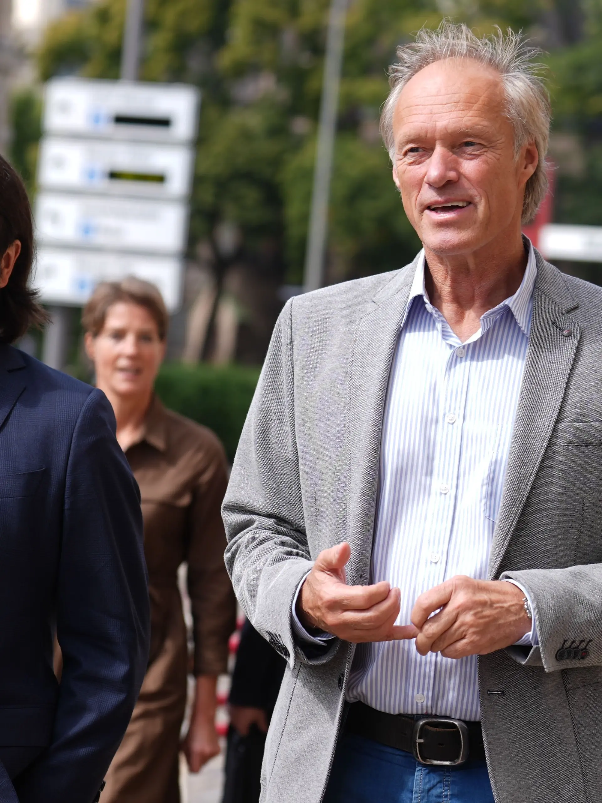 Ingo Bott (l), einer der beiden Verteidiger von Christina Block, und Gerhard Delling