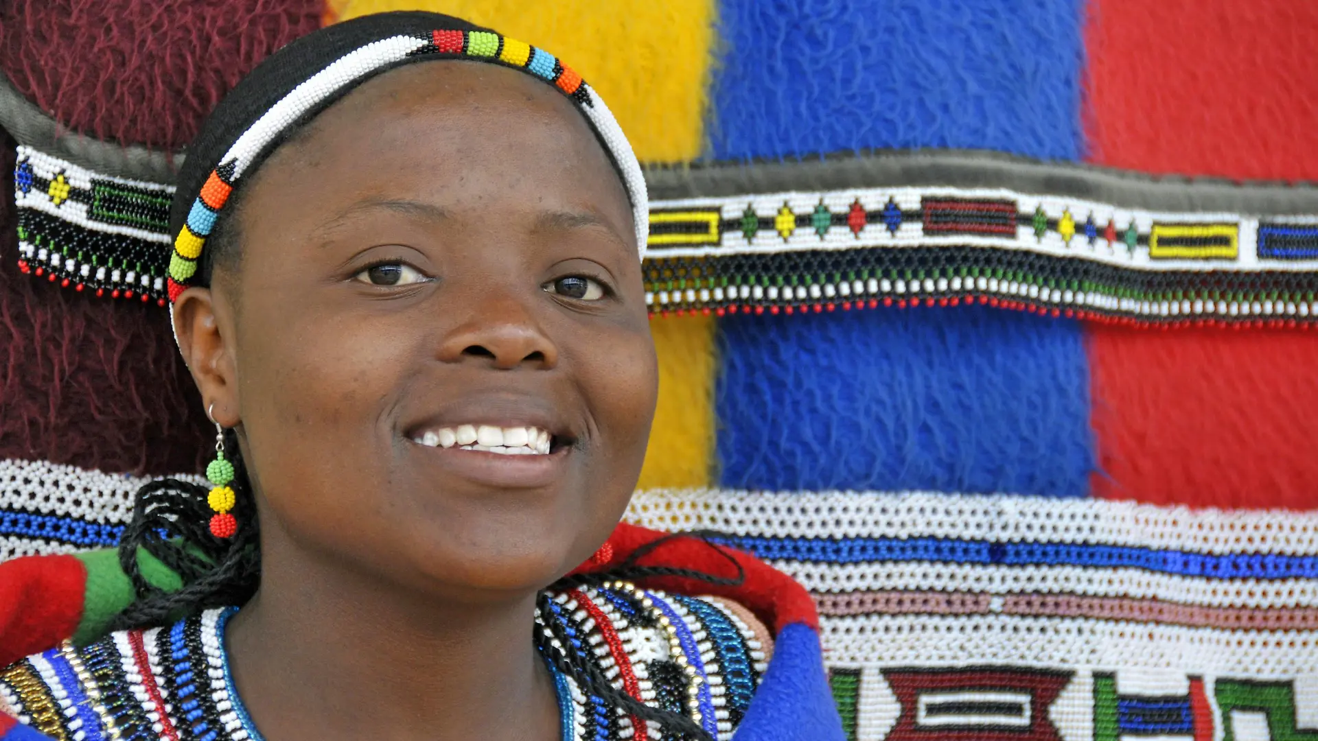 junge Frau vom Volkstamm der Ndebele, Suedafrika | young woman from the Ethnic group of Ndebele, South Africa