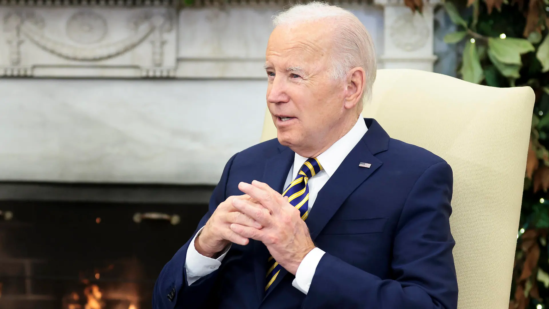 United States President Joe Biden holds a bilateral meeting with President Volodymyr Zelenskyy of Ukraine in the Oval Office at the White House on December 21, 2022 in Washington, DC. PUBLICATIONxNOTxINxUSA Copyright: xPoolxviaxCNPx/MediaPunchx