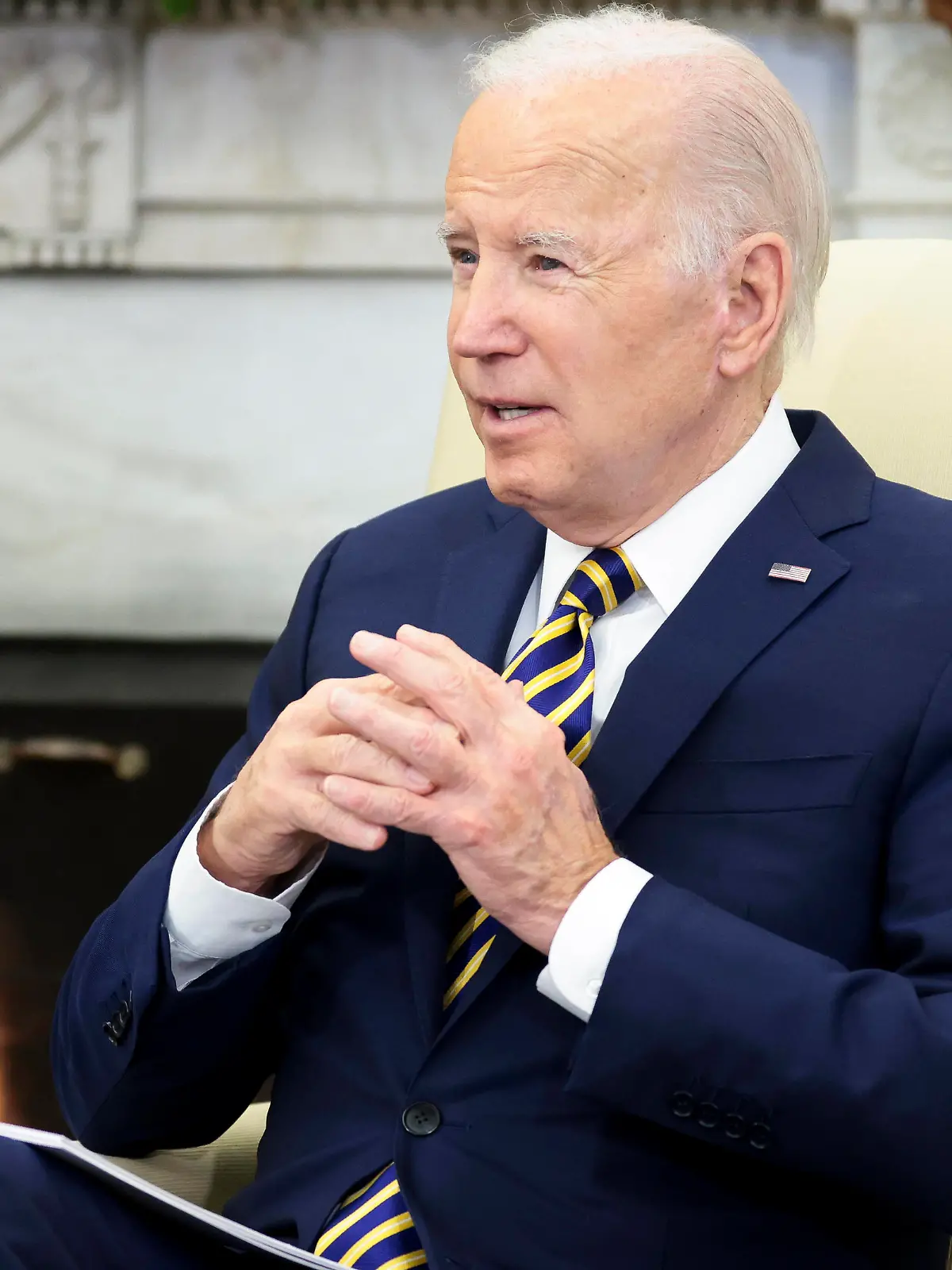  United States President Joe Biden holds a bilateral meeting with President Volodymyr Zelenskyy of Ukraine in the Oval Office at the White House on December 21, 2022 in Washington, DC. PUBLICATIONxNOTxINxUSA Copyright: xPoolxviaxCNPx/MediaPunchx