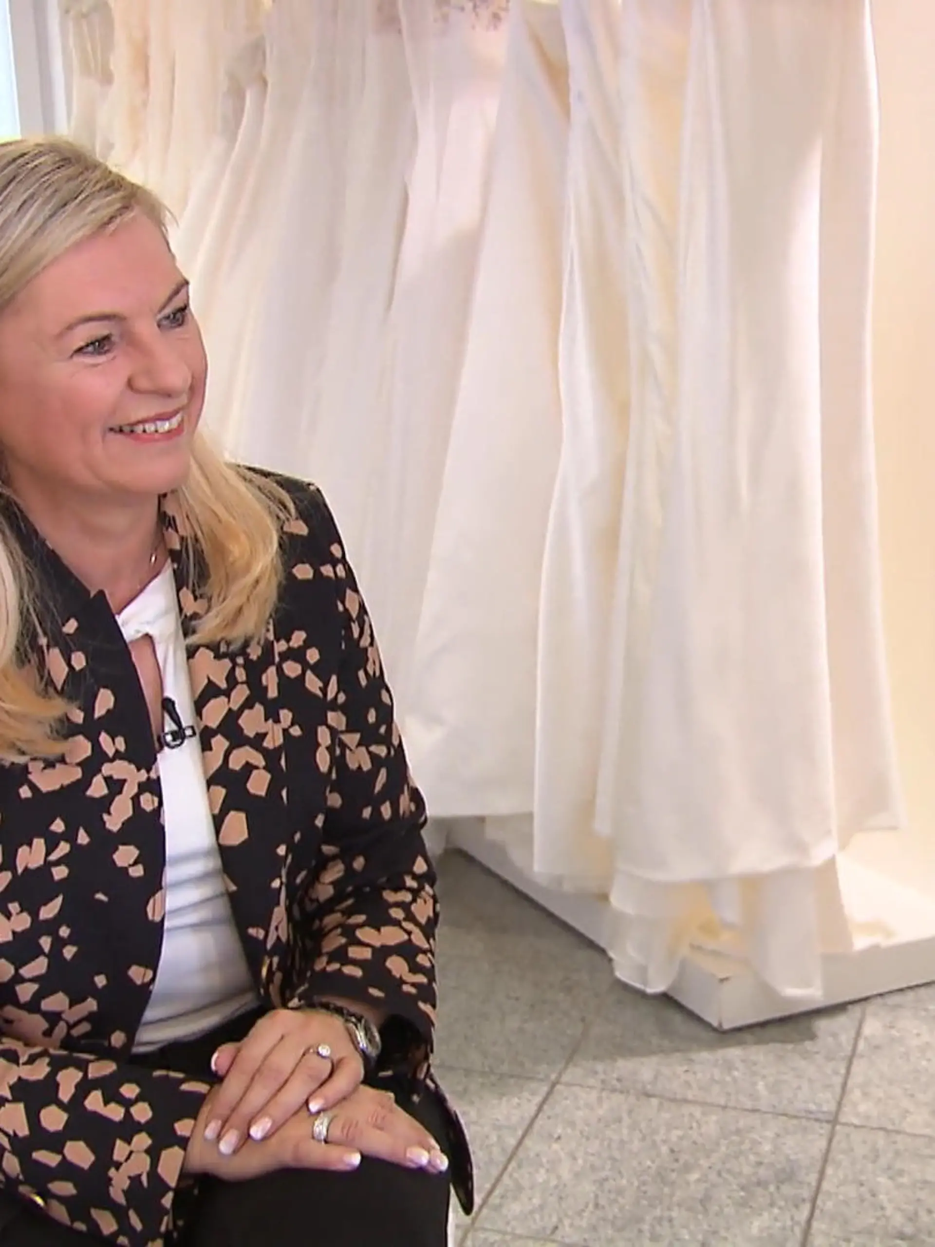 Bild zu: "Petra verkauft sonst Küchengeräte im Fernsehen - jetzt braucht sie selbst Beratung"