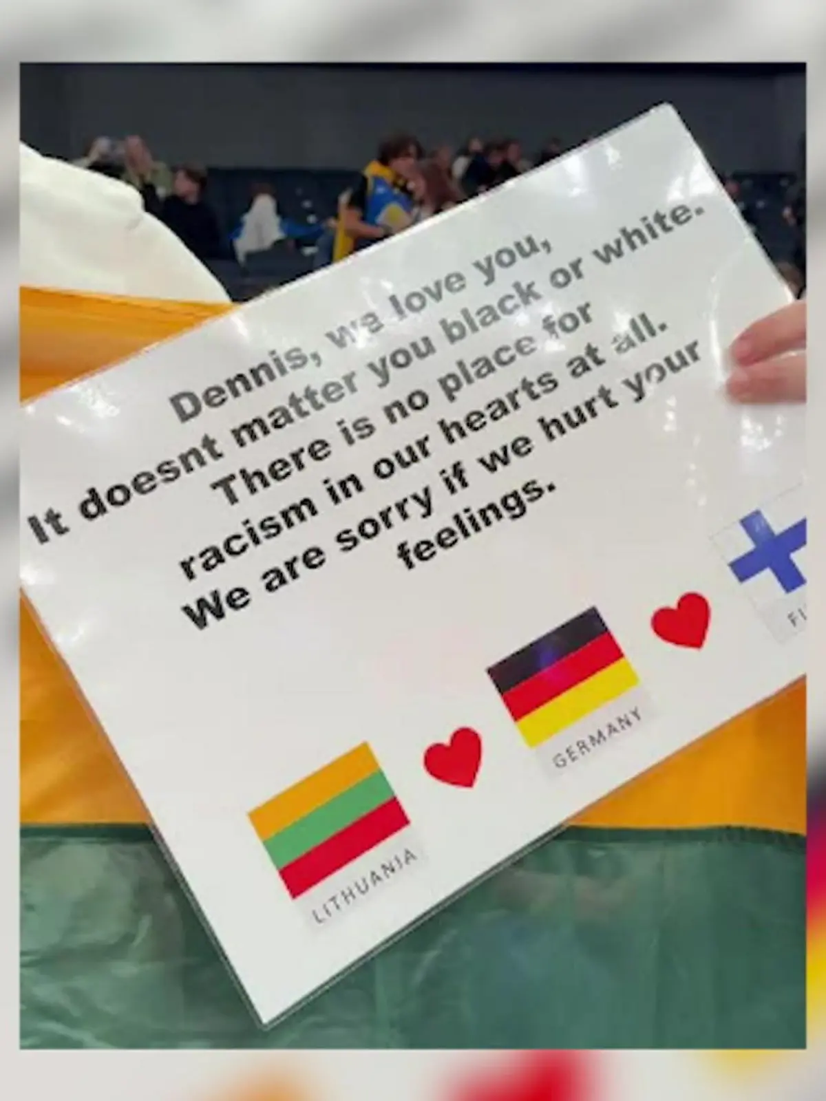 Bild zu: "„Er ist ein toller Spieler und Vater“ - Litauen-Fan entschuldigt sich bei Schröder"