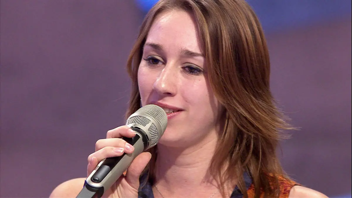 Rebecca singt sich mit viel Gefühl in den Recall DSDS 2015: Fünfte Castingshow