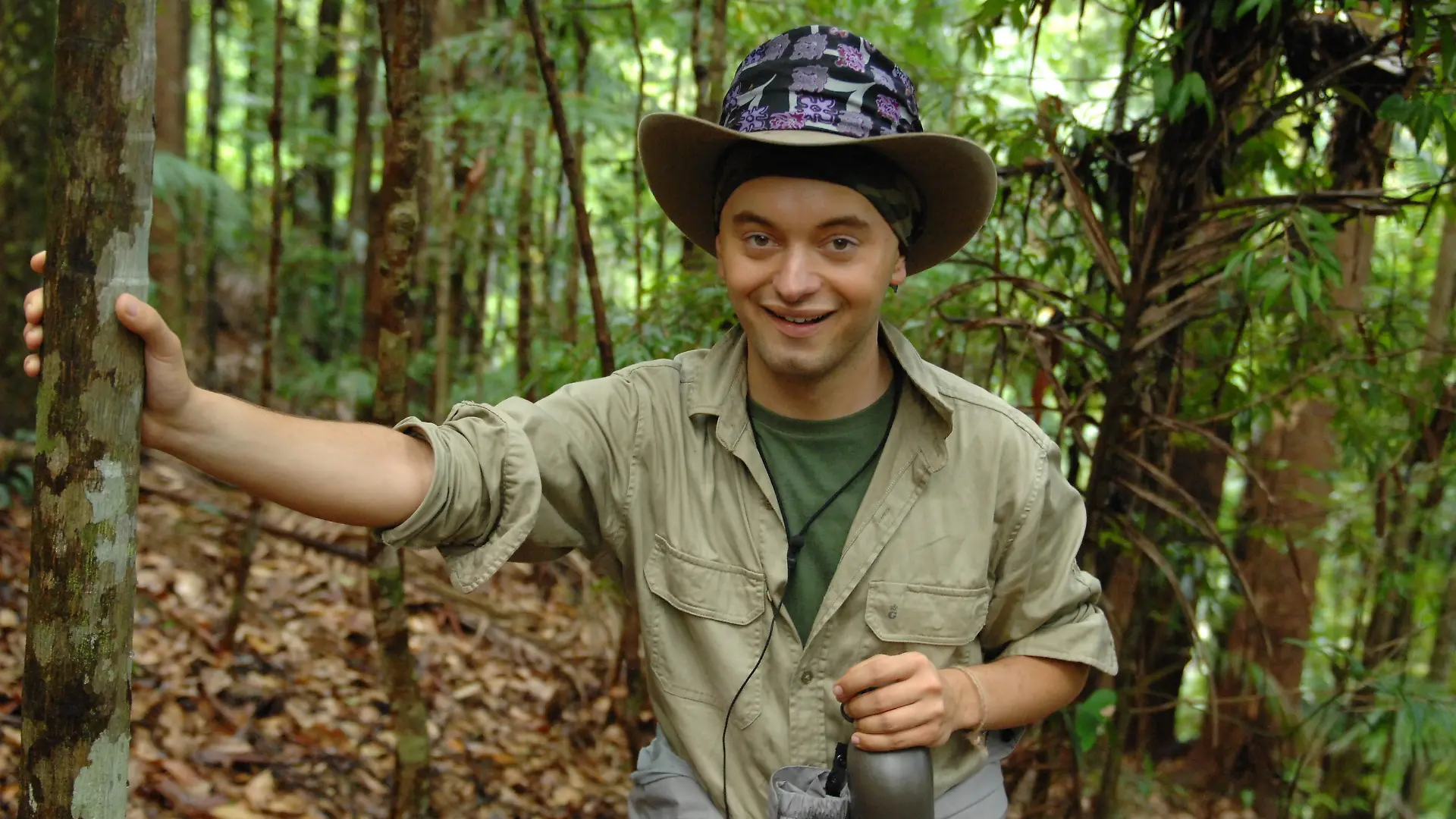Tag 8 - Schatzsuche 02 "Dschungelkreuzworträtsel": Julian F.M. Stoeckel tritt zur Schatzsuche an. # Foto: RTL / Stefan Menne
Verwendung der Bilder für Online-Medien ausschließlich mit folgender Verlinkung: "Alle Infos zu "Ich bin ein Star - Holt mich hier raus!" im Special bei RTL.de: http://www.rtl.de/cms/sendungen/ich-bin-ein-star.html
NUR ZUR EINMALIGEN VERÖFFENTLICHUNG ! KEINE WEITERGABE AN DRITTE !
KEINE VERWENDUNG NACH DEM 13.02.2014 !! KEINE ARCHIVIERUNG ! *** Local Caption *** Verwendung der Bilder für Online-Medien ausschließlich mit folgender Verlinkung: "Alle Infos zu "Ich bin ein Star - Holt mich hier raus!" im Special bei RTL.de: http://www.rtl.de/cms/sendungen/ich-bin-ein-star.html
NUR ZUR EINMALIGEN VERÖFFENTLICHUNG ! KEINE WEITERGABE AN DRITTE !
KEINE VERWENDUNG NACH DEM 13.02.2014 !! KEINE ARCHIVIERUNG !