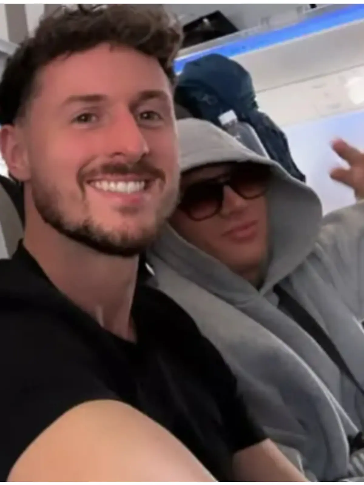 Jannik Kontalis und Giuliano entfolgen Bill Kaulitz.