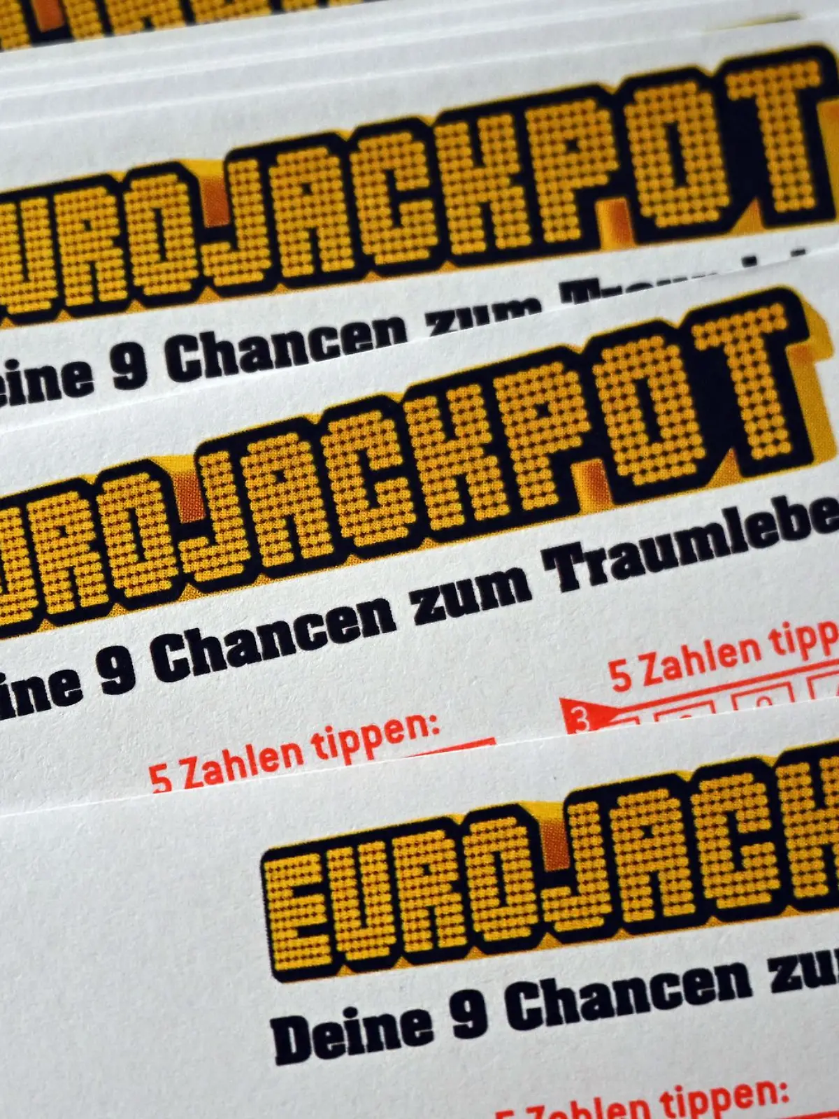 Bild zu: "Eurojackpot geknackt! 120 Millionen Euro gehen nach Berlin"