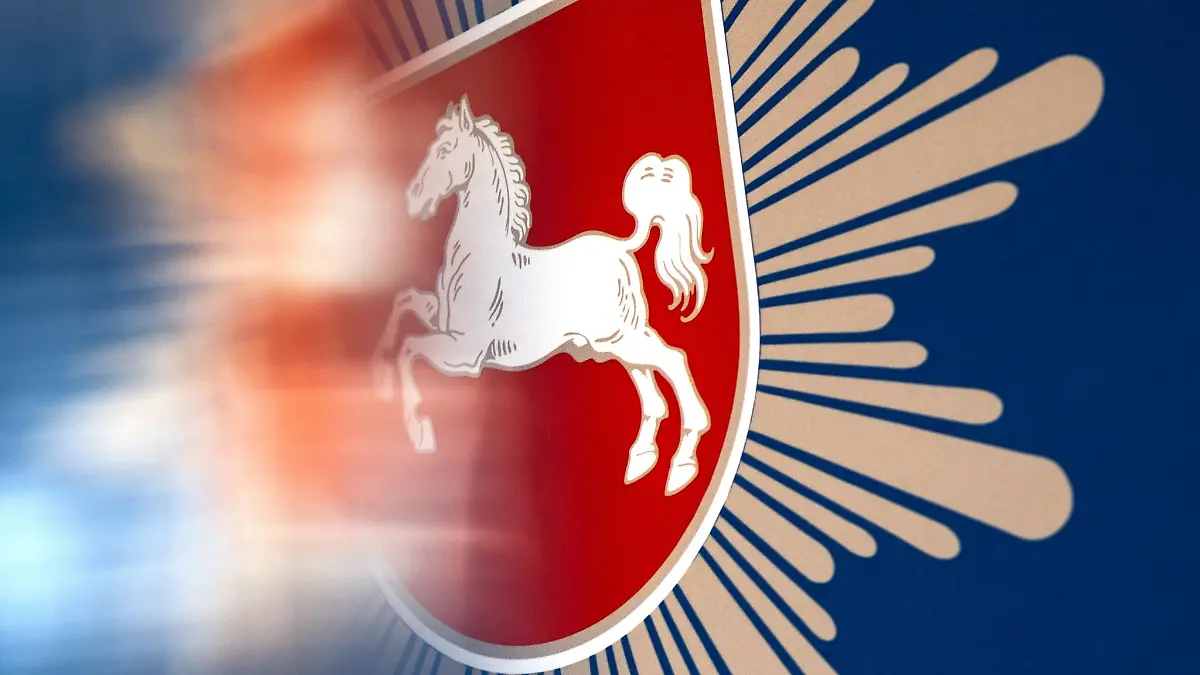 Bei der Polizei Niedersachsen sollen Polizisten diskriminierende Inhalte in einer Chatgruppe ausgetauscht haben. (Archivbild)