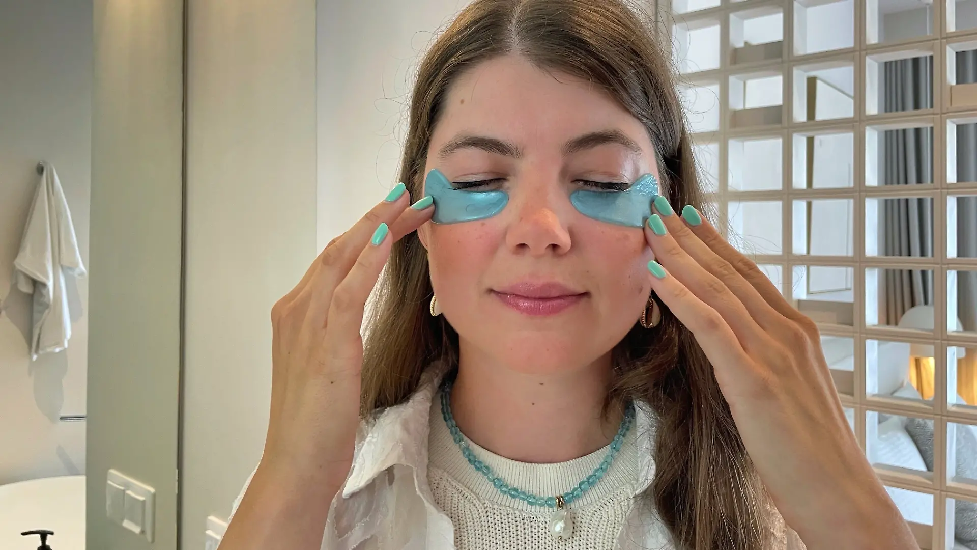 Welche Augenpads gebender Haut unter meinen Augen den Frische-Kick? 