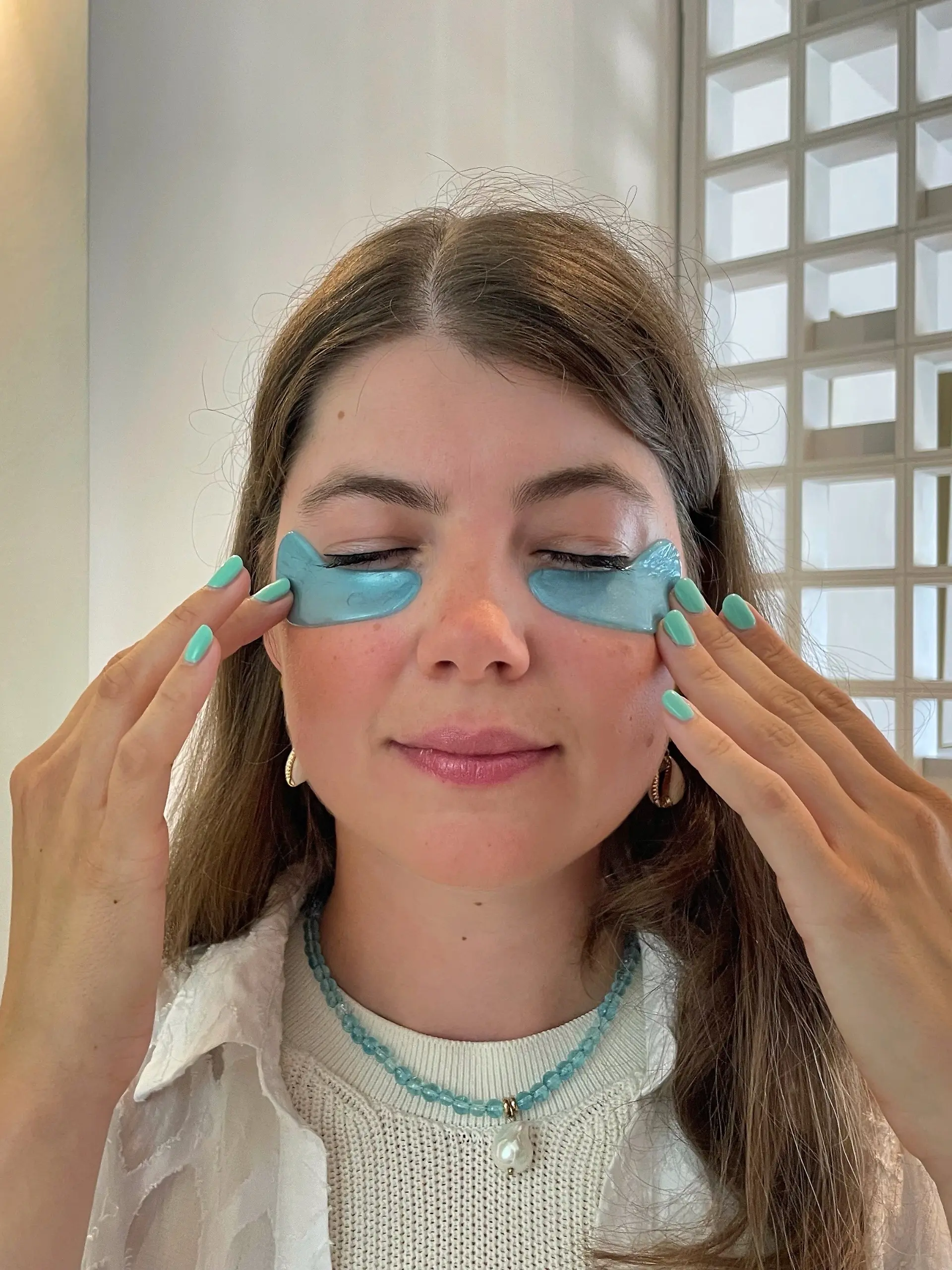 Welche Augenpads gebender Haut unter meinen Augen den Frische-Kick? 