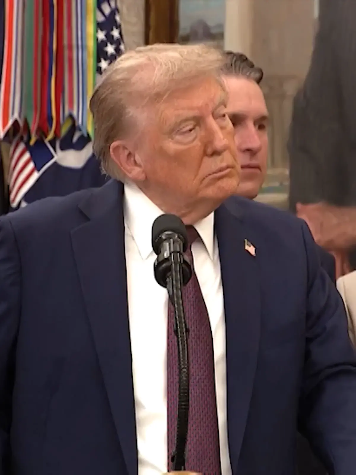 Bild zu: "Nach Todesgerüchten! So bissig reagiert Donald Trump auf wilde Spekulationen"