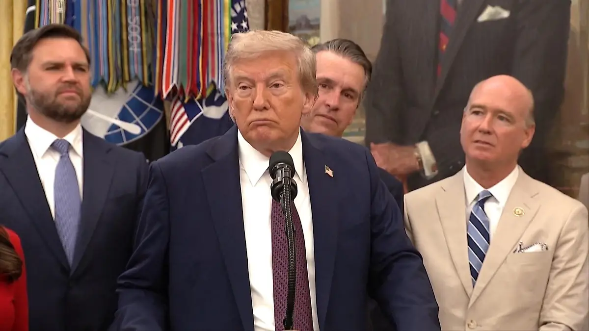 Nach Todesgerüchten! So bissig reagiert Donald Trump auf wilde Spekulationen Wie krank ist der US-Präsident?