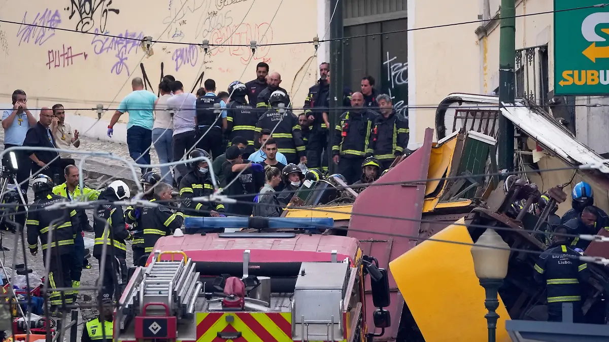 Mindestens 15 Tote und 18 Verletzte bei Standseilbahn-Unglück in Lissabon.