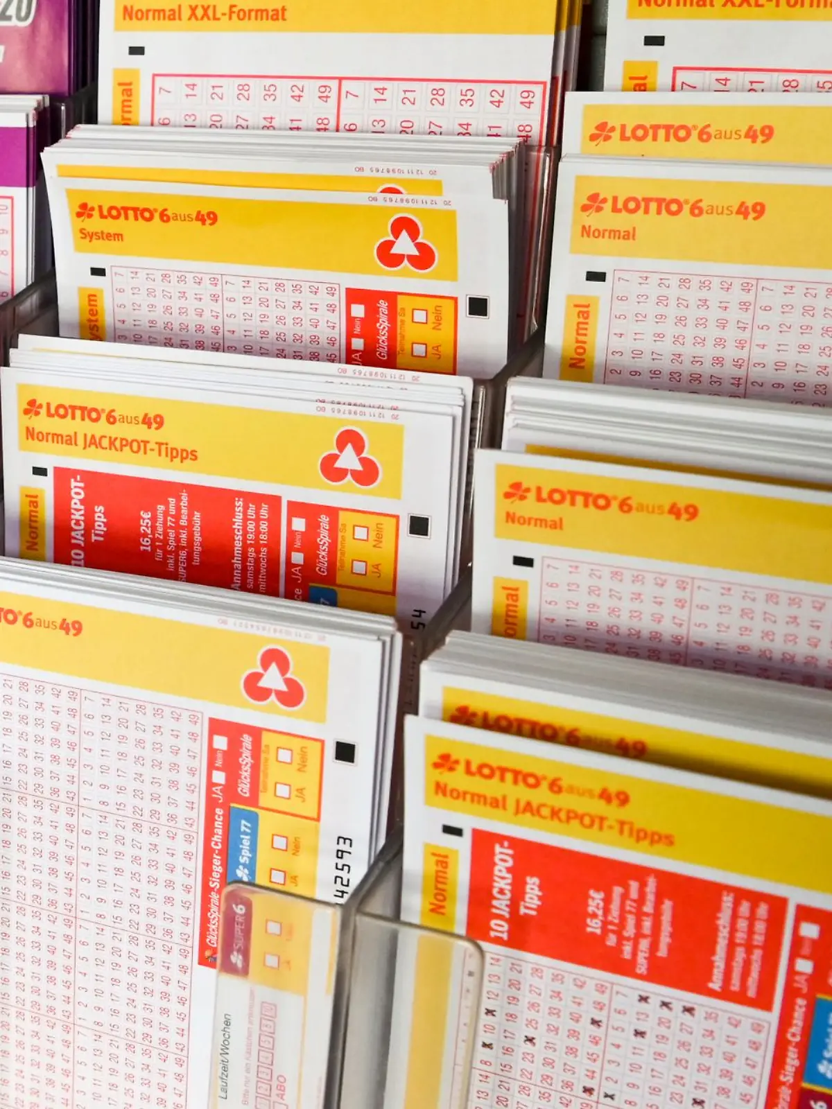 Bild zu: "Familienvater gewinnt 15,3 Millionen Euro im Lotto und merkt es erst Monate später "