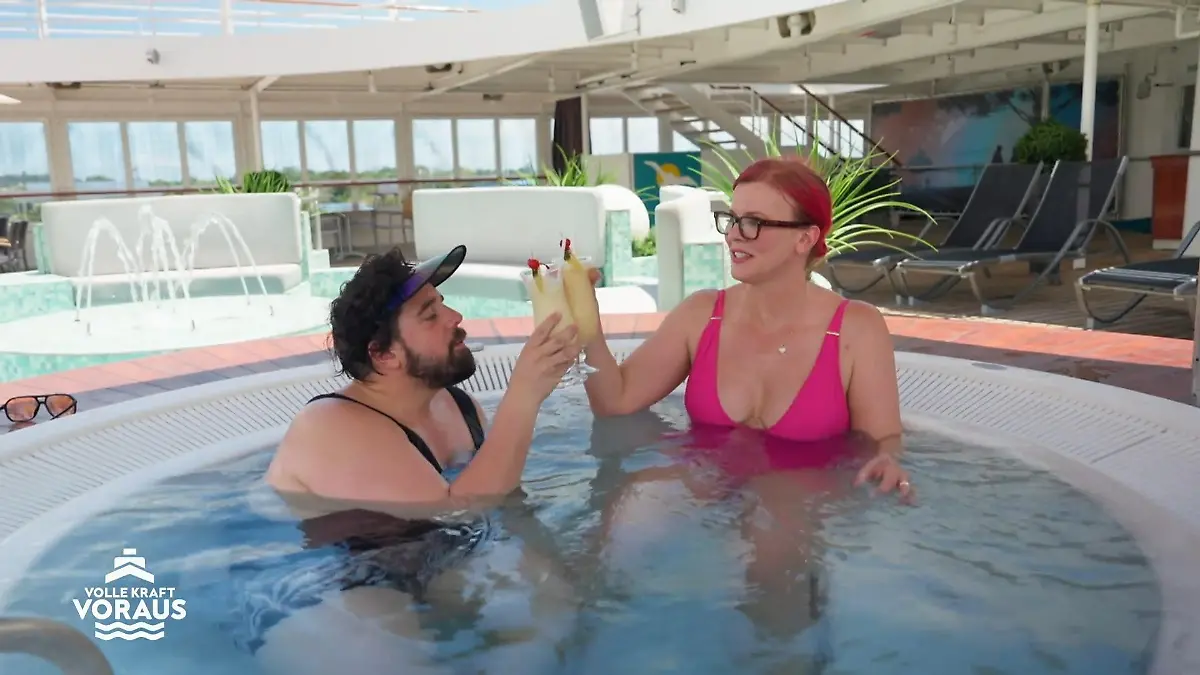 Eva und Steven genießen die Ruhe Leere an Bord