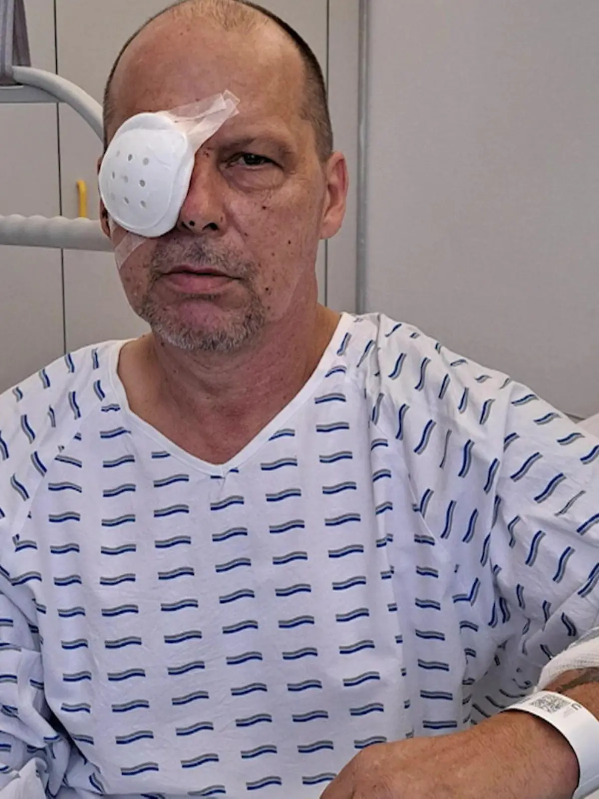 Bild zu: "LKW-Fahrer Wolfgang Hahn überlebt Steinwurf nur knapp"