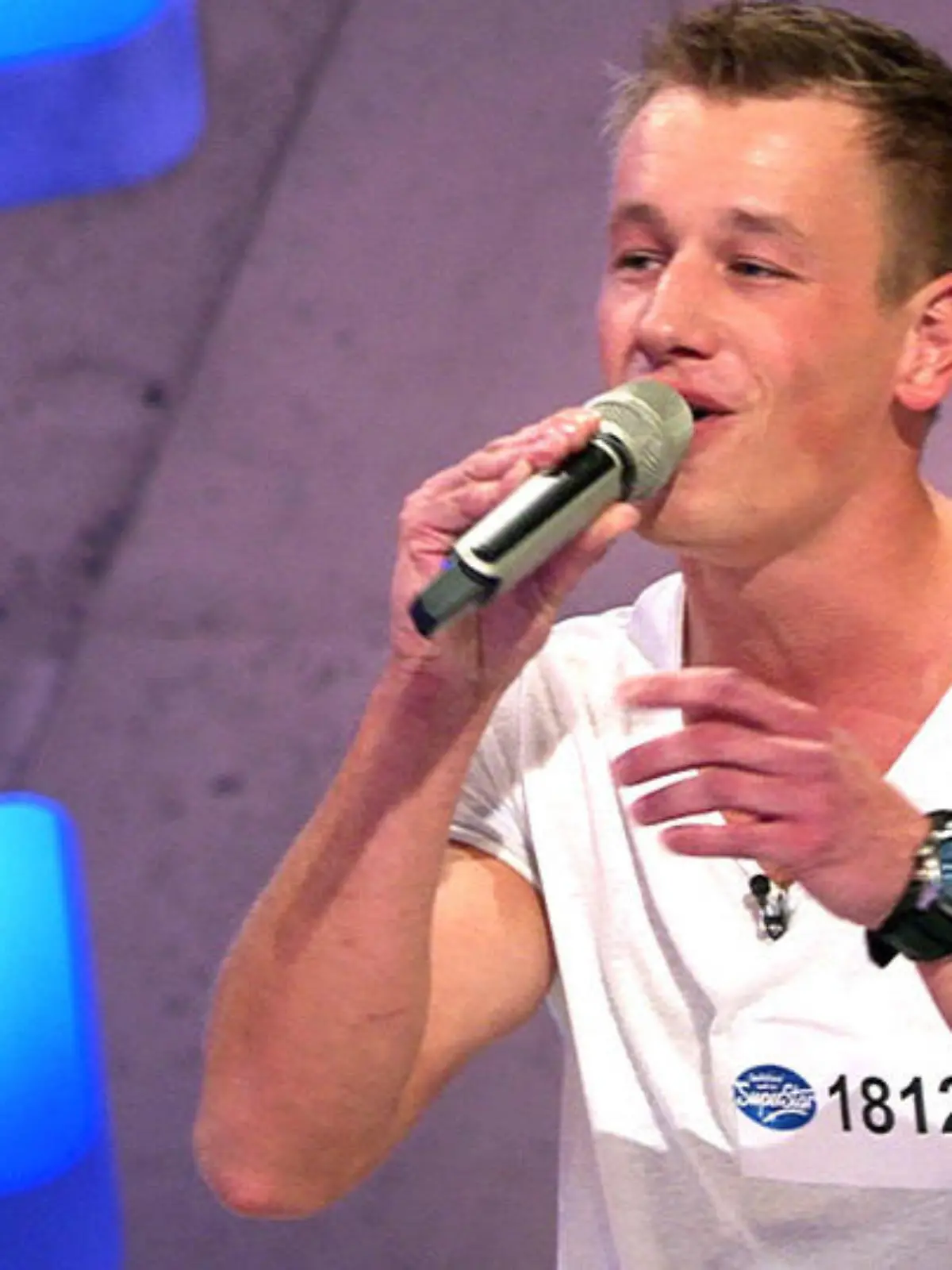 Bild zu: "Marcel überzeugt die Jury mit "Auf uns""
