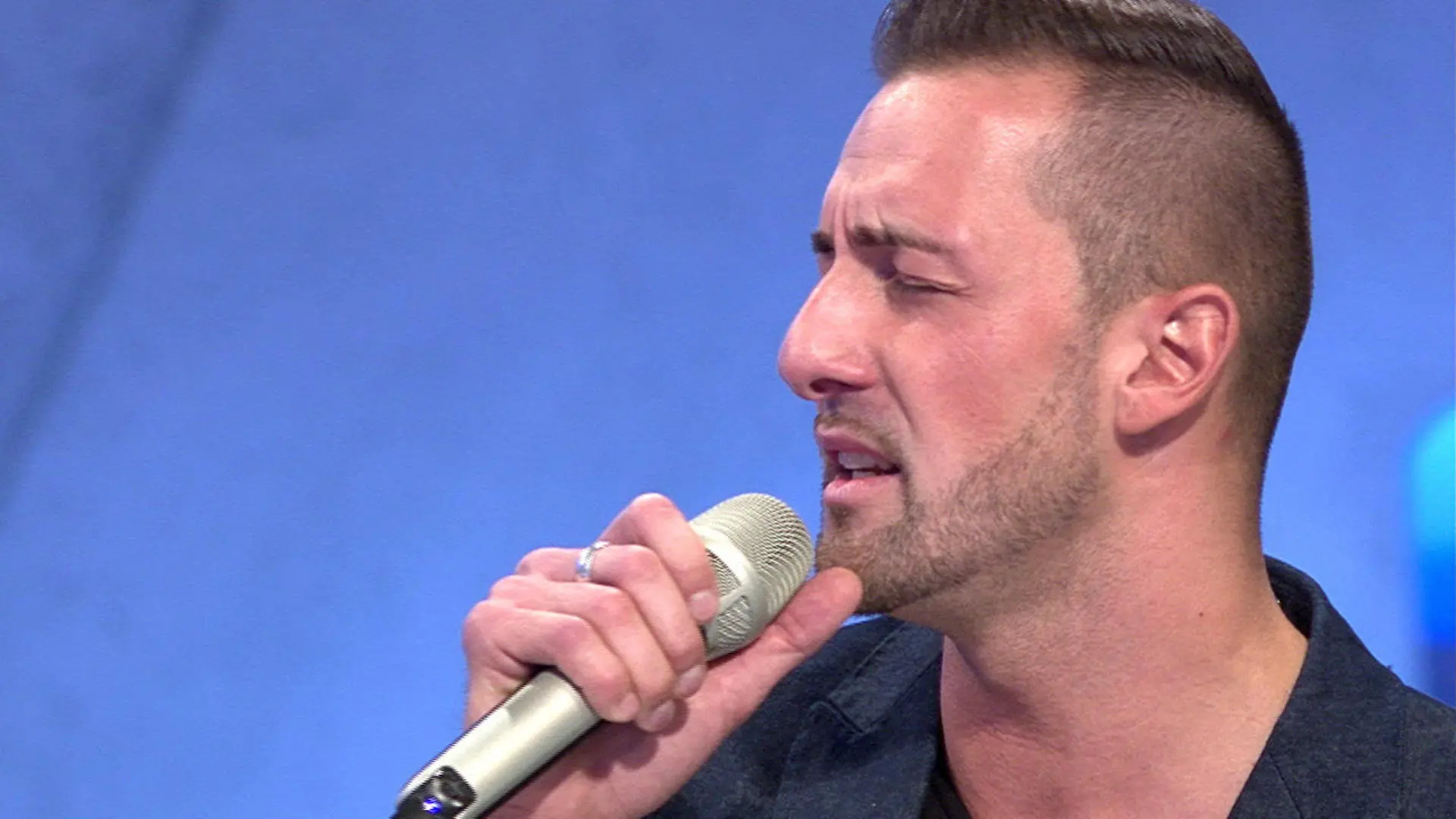 Charmebolzen Sascha ist im Recall DSDS 2015: Vierte Castingshow