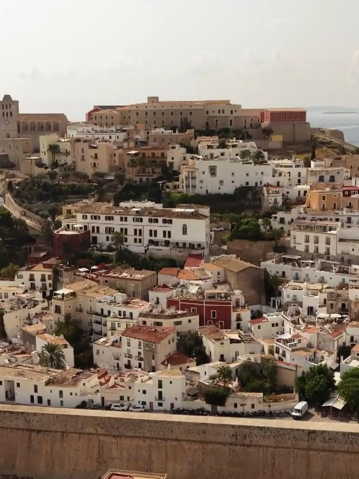 Bild zu: "Ibiza – vom Urlaubsparadies zur Abzock-Insel!"