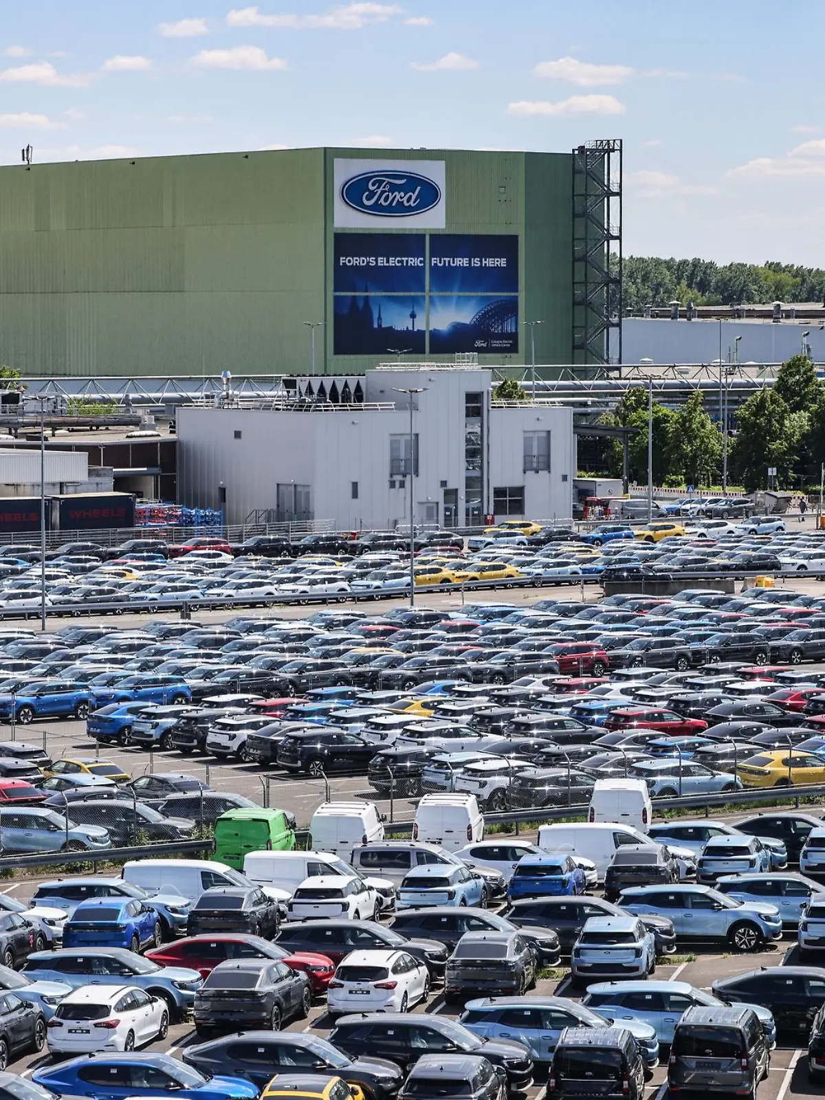 Bild zu: "Stellenabbau bei Ford hat Konsequenzen"