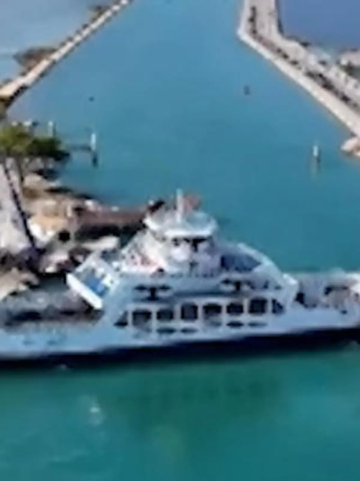 Bild zu: "Bizarrer Brücken-Ersatz! Touris kommen nur noch SO auf beliebte Ferieninsel"