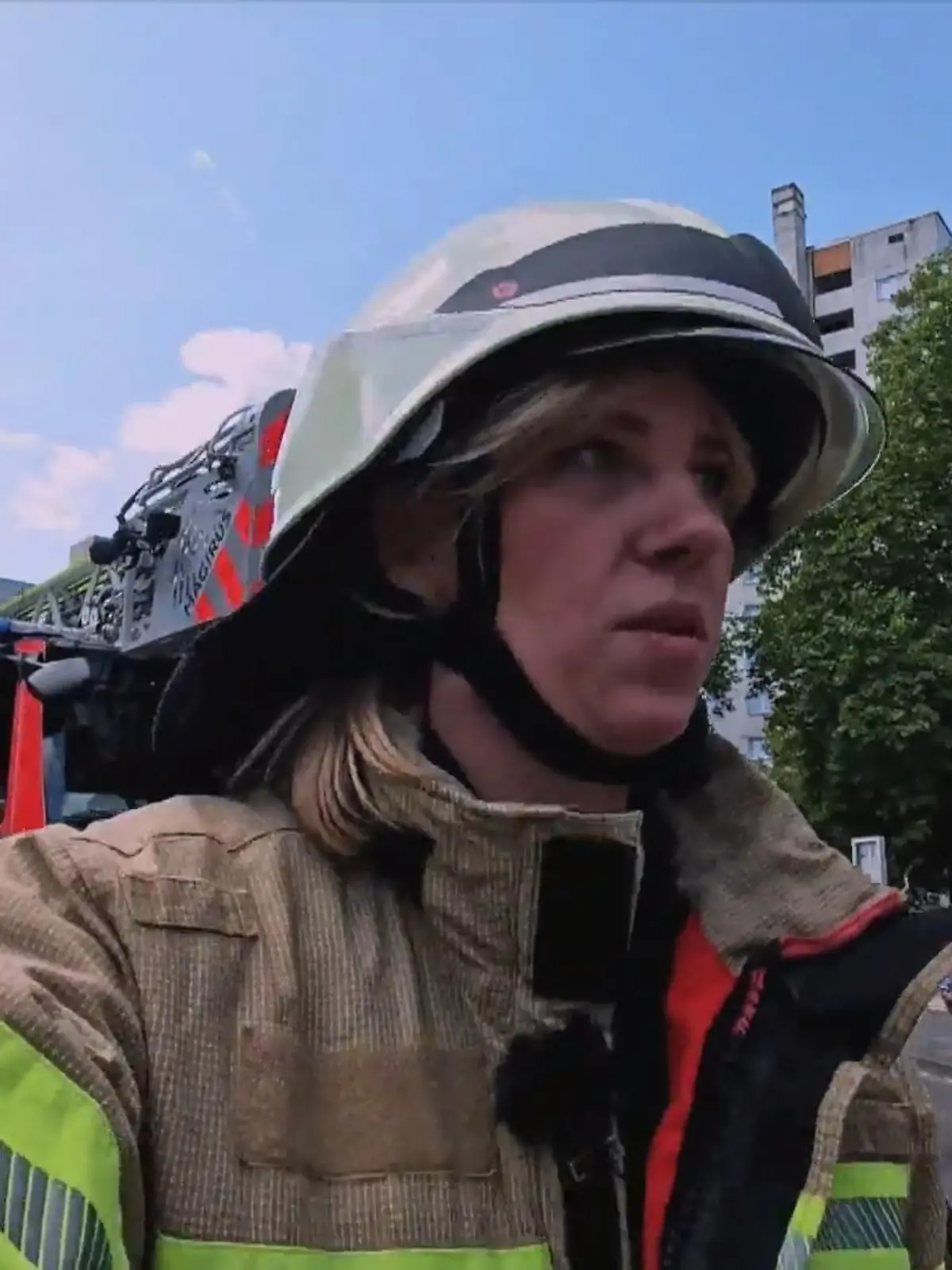 Bild zu: "Frauenpower bei der Feuerwehr: Franca packt zu!"
