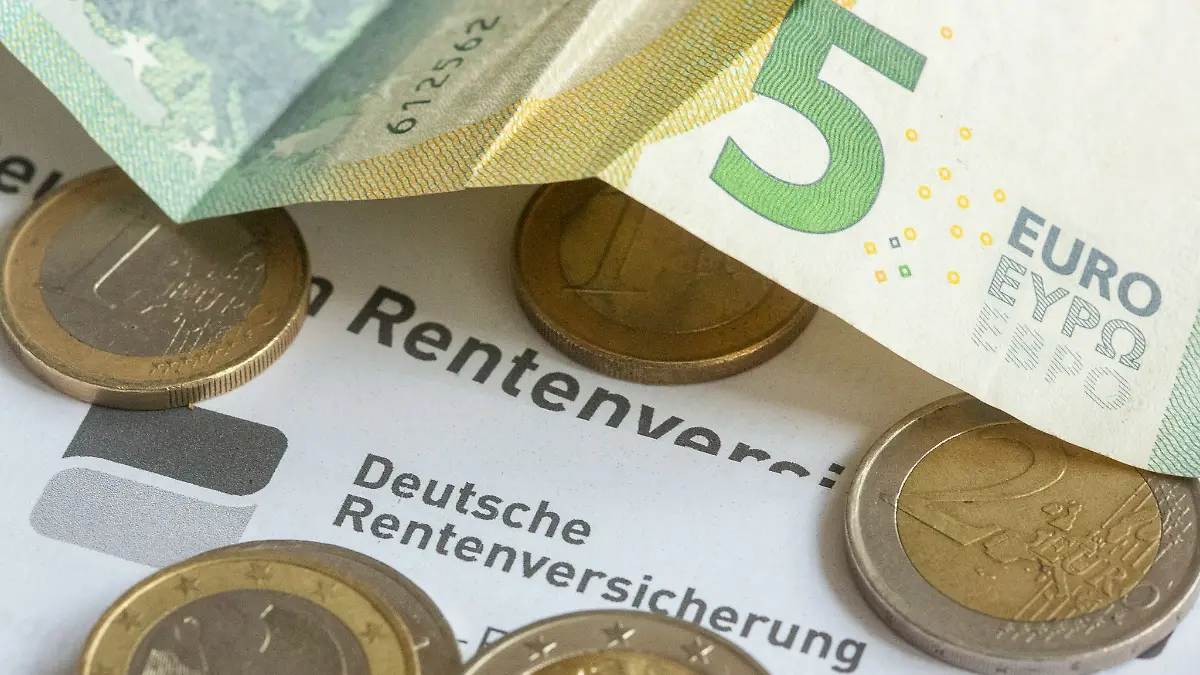 Die Festlegung der Beitragsbemessungsgrenze ist an die Entwicklung von Löhnen und Gehältern gekoppelt. (Symbolbild)