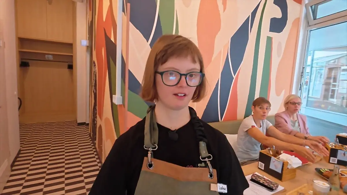 Luise findet Arbeitsplatz in inclusivem Cafe Inklusion