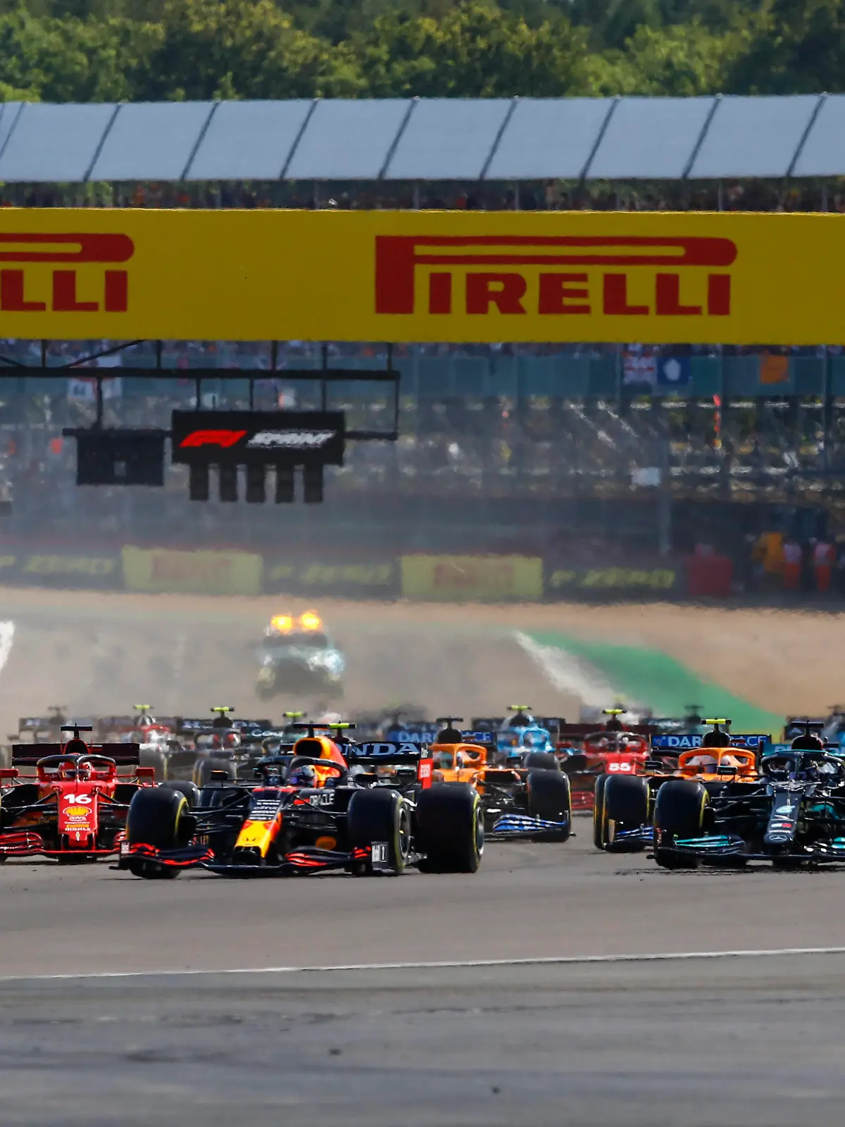  Start, Sprint Qualifying, 33 Max Verstappen NED, Red Bull Racing, 44 Lewis Hamilton GBR, Mercedes-AMG Petronas F1 Team, 77 Valtteri Bottas FIN, Mercedes-AMG Petronas F1 Team, 16 Charles Leclerc MON, Scuderia Ferrari Mission Winnow, F1 Grand Prix of Great Britain at Silverstone Circuit on July 17, 2021 in Silverstone, United Kingdom. Photo by HOCH ZWEI Silverstone United Kingdom *** Start, Sprint Qualifying, 33 Max Verstappen NED, Red Bull Racing , 44 Lewis Hamilton GBR, Mercedes AMG Petronas F1 Team , 77 Valtteri Bottas FIN, Mercedes AMG Petronas F1 Team , 16 Charles Leclerc MON, Scuderia Ferrari Mission Winnow , F1 Grand Prix of Great Britain at Silverstone Circuit on July 17, 2021 in Silverstone, United Kingdom Photo by HOCH ZWEI Silverstone United Kingdom