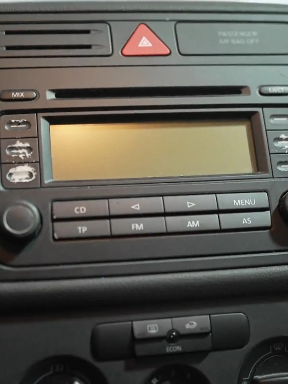 Bild zu: "Kann ein altes Golf Radio mit Display gekoppelt werden"